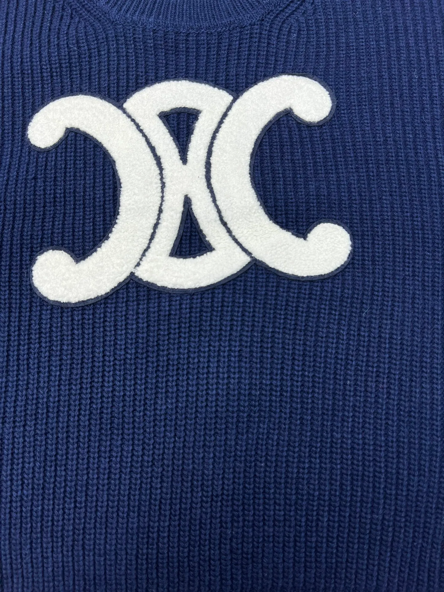 🅿️550 Celine 25ss new round neck pullover 100% wool TRIOMPHE patch loose fit round neck long sleeves dropped shoulders with ribbed trim Size: S.M.L.