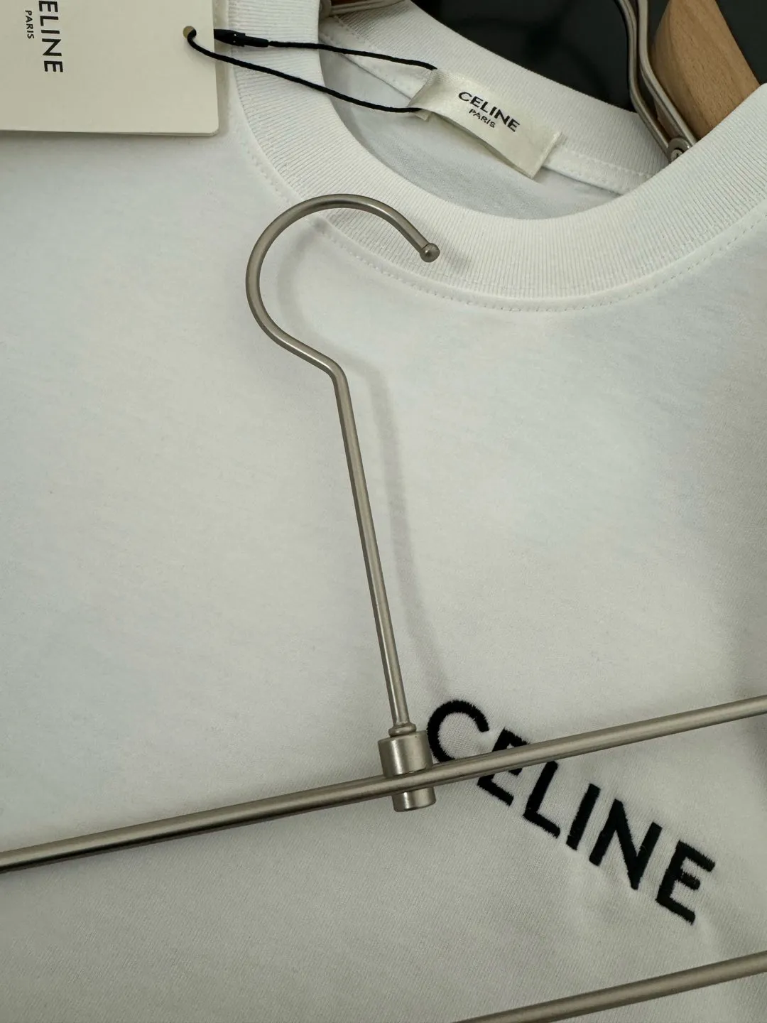 🅿️170 CELINE* Celine* 280g heavyweight pure cotton T-shirt with loose fit, embroidery process logo design, spring and summer new round neck fashionable short-sleeved T-shirt, comfortable against the skin, durable and easy to wear, meticulous original craftsmanship, a must-have for casual and versatile colors: white, black, size: S M L XL XXL