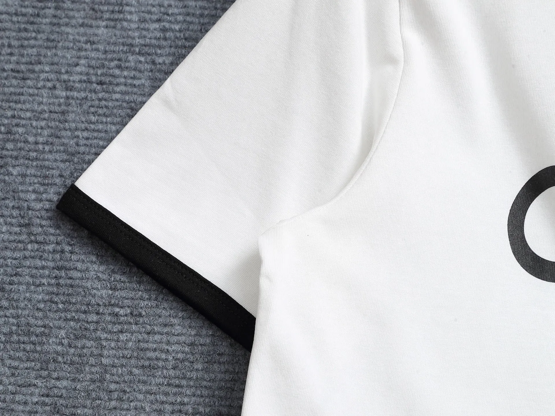 🅿️170 CELINE/Céline Arc de Triomphe classic T-shirt short sleeves. Exclusive custom-woven and dyed pure cotton material. Soft and comfortable. PARIS Arc de Triomphe logo printed on the front. The latest brick cabinet synchronization in spring and summer. Loose version. Same style for men and women. White color. Size: XS-L
