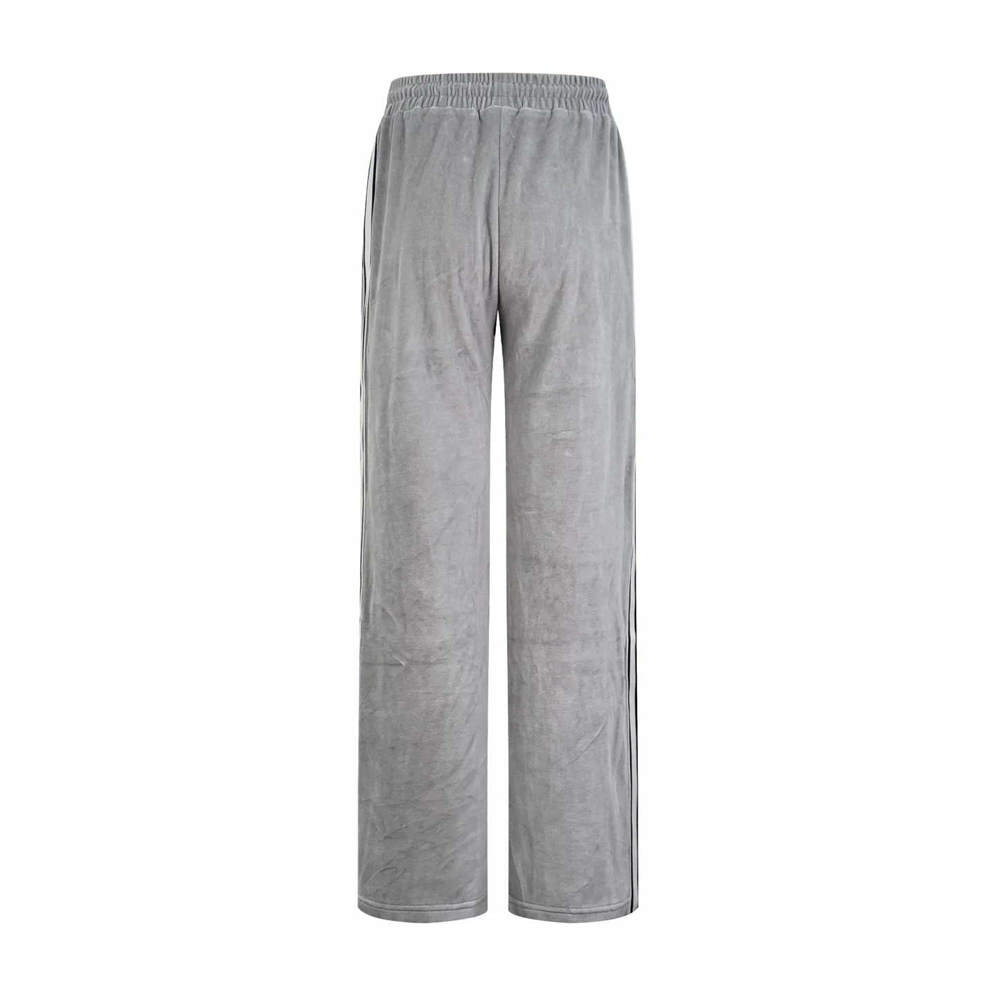 🅿️430 [Exclusive supply] Celine Arc de Triomphe embroidered suede trousers. The original purchase was RMB 10,500. The fabric is made of custom-made cloud-soft twin velvet matte cotton sateen. It has a soft and waxy touch and is as close to the skin as a cloud. It is mainly based on taupe blue. It is low-key and rich in content. The iconic CELINE Arc de Triomphe embroidery is revived on the gray mist suede surface. It is fully recognizable. The contrasting ribbons on both sides are sublimated to enhance the tension of the color. The visual impact between movement and movement. The lazy lines of the straight draped version are both rigid and soft. Taking it apart is a style item. Wearing it together is the atmosphere aesthetics. Complete the ultimate interpretation of relaxed and high-end. The suit is worry-free to wear, using imported machine embroidery technology. Use advanced computer control system and precise mechanical components to realize the Arc de Triomphe embroidery operation. High precision. The lines are smooth and delicate, and the fabrics have been washed. Better texture. Not easy to deform, not easy to shrink, not easy to fade. Maintain long-lasting beauty. Size:S-M-L-XL