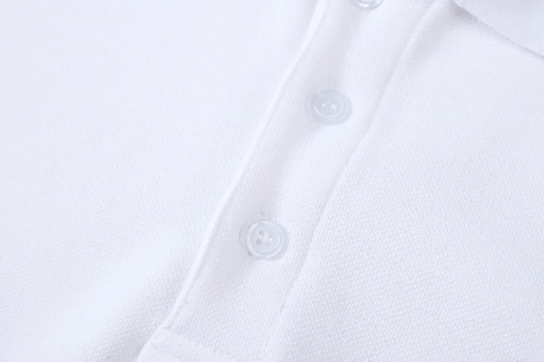 🅿️210 CE new style embroidered letter polo short sleeves Spring and summer new high-quality mesh piqué cotton basic lapel short Tee, classic brand Logo fashionable casual short-sleeved Polo shirt for men and women! The trading company channel is available, and it is sold simultaneously on the official website! It can best show professional style and jointly perform high-end fashion! The must-have Polo item in the summer wardrobe can find a balance between T-shirts and shirts, and can also show everyone's hard work and streamlined appearance! The fabrics are selected from custom-made and dyed piqué mesh cotton, which is breathable to wear. It is comfortable and not stuffy! It retains the minimalist style design, with striped contrasting lapel and sleeve details, as well as a simple small logo on the chest, which is three-dimensional and full. The fineness of the embroidery can be felt by looking at the embroidery stitches. It is low-key and classy, and is very suitable for professional wear! The slightly loose tailoring prevents the body from being too dry and tight when worn. It can be better integrated into daily casual wear, becoming a versatile style that can be used for business casual! Size: XS S M L