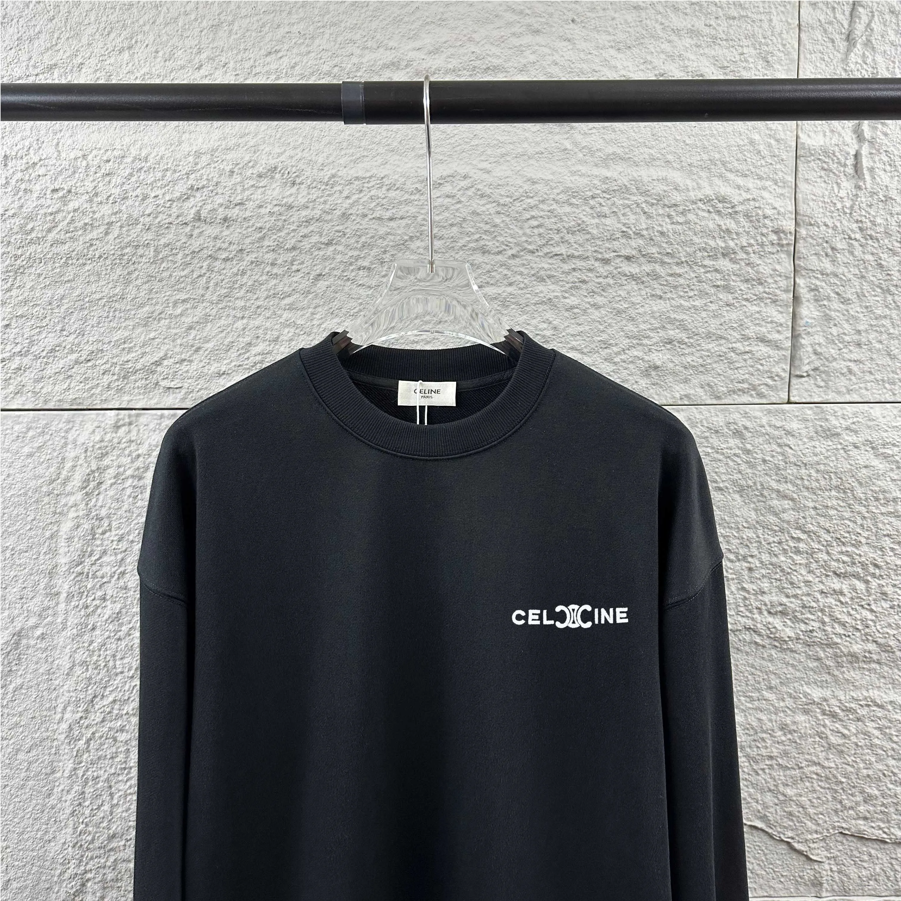 🅿️250 Celi*ne Celin Celin 2025 early autumn and winter new style Three-dimensional simple black and white embroidery personalized logo Customized terry fabric Long-sleeved round neck sweatshirt Uniform for men and women Size: S (90-130 catties) M (120-150 catties) L (140-165 catties) XL (160-180 catties) XXL (180-210 pounds) Color: black white