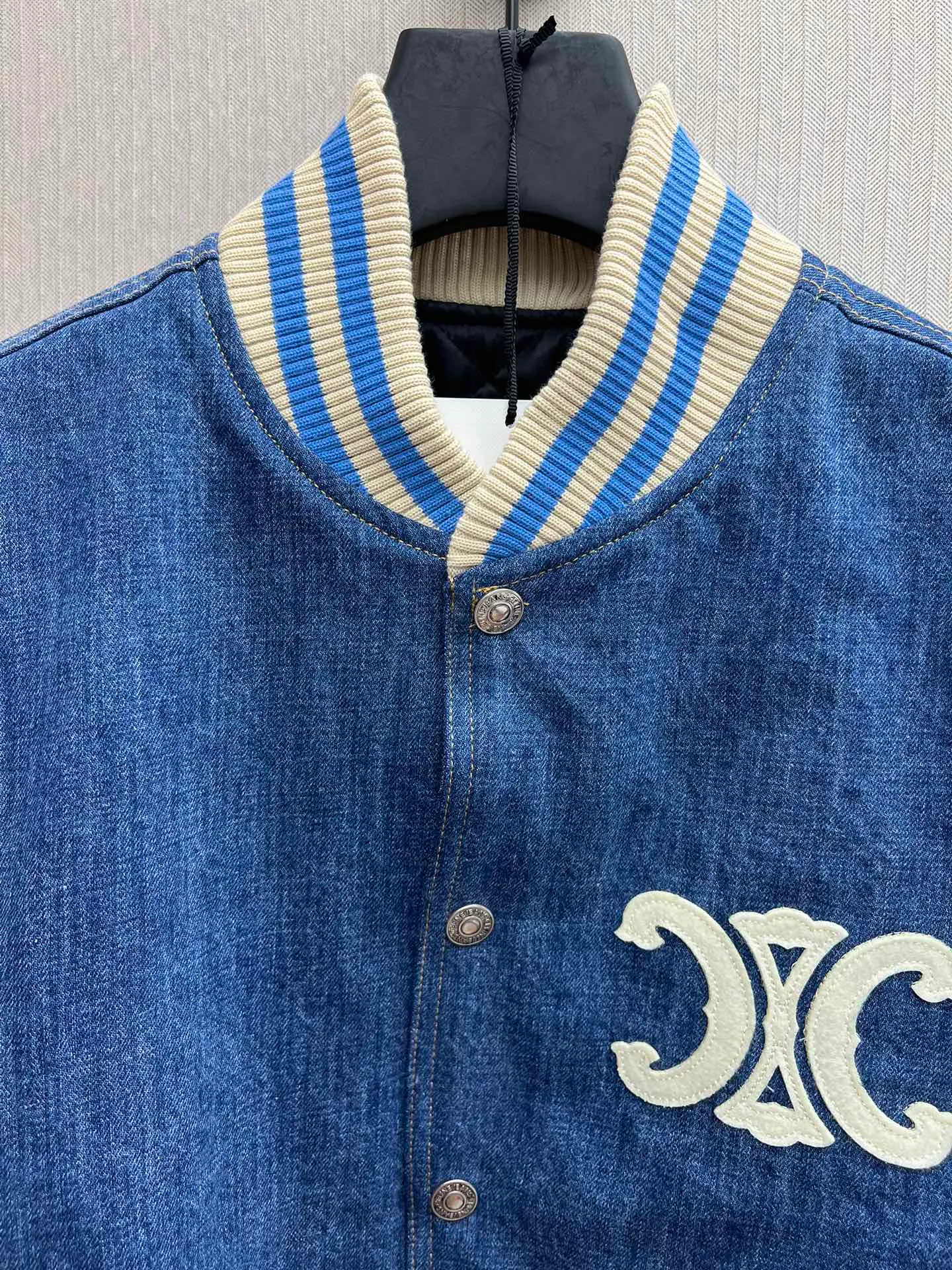 🅿️750 Celine 25ssTRIOMPHE TRAIL washed denim loose baseball jacket high version code number: S.M.L.XL.