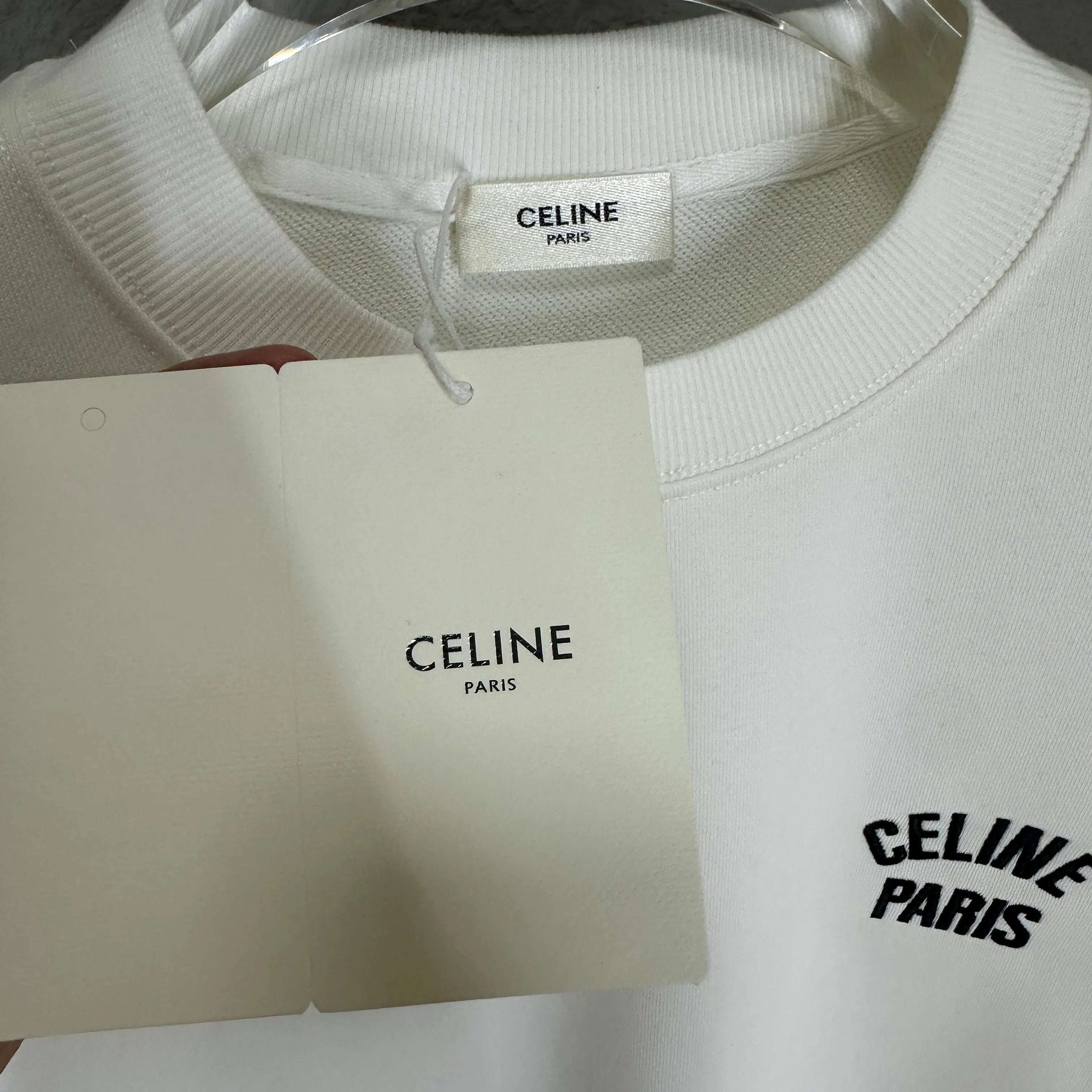 🅿️250 Celi* Celi Celin 2025 early autumn and winter new style Simple black and white letter embroidery personalized logo Customized terry fabric Long-sleeved sweatshirt Unisex Size: S (90-130 catties) M (120-150 catties) L (140-165 catties) XL (160-180 catties) XXL (180-210 catties) Color: black white