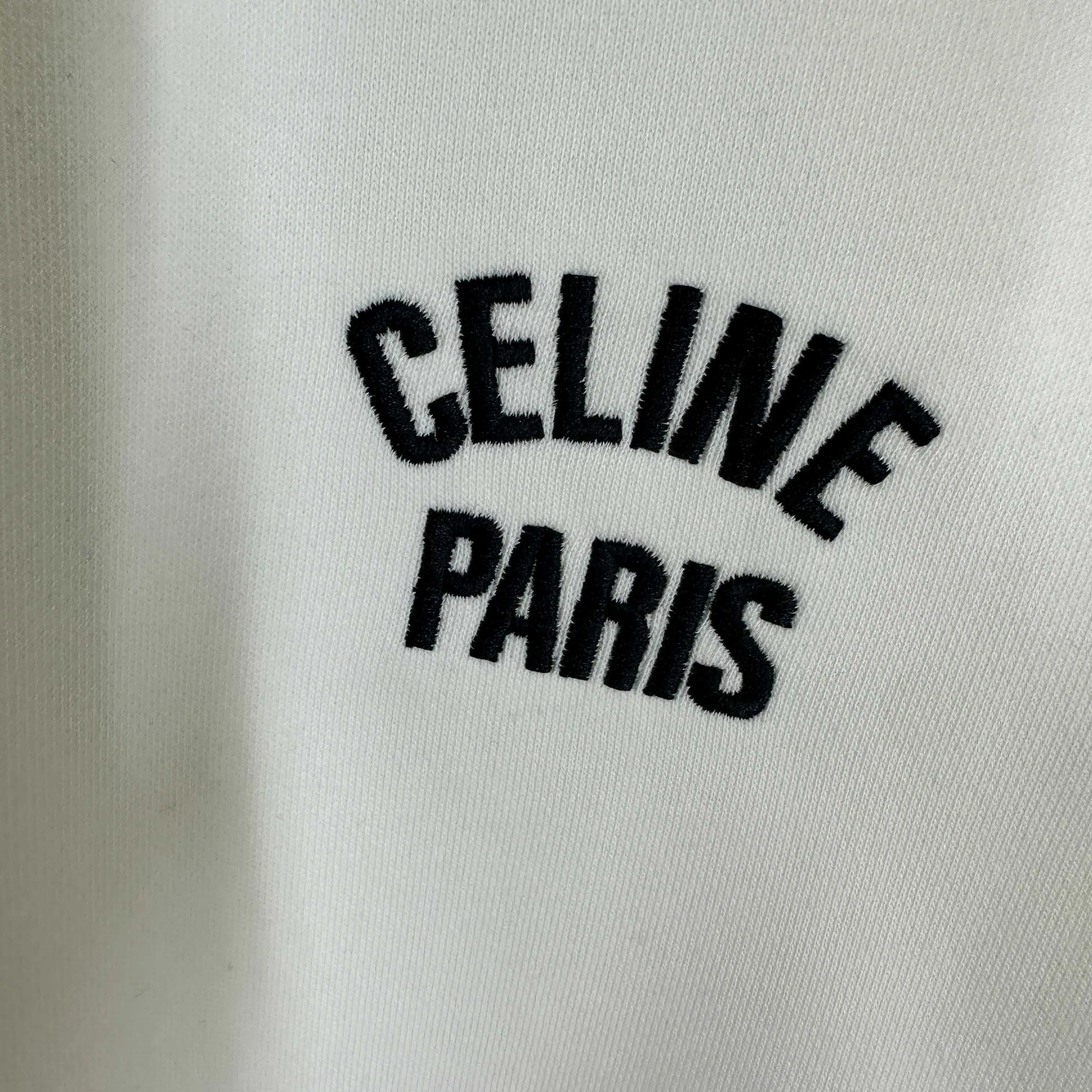 🅿️250 Celi* Celi Celin 2025 early autumn and winter new style Simple black and white letter embroidery personalized logo Customized terry fabric Long-sleeved sweatshirt Unisex Size: S (90-130 catties) M (120-150 catties) L (140-165 catties) XL (160-180 catties) XXL (180-210 catties) Color: black white