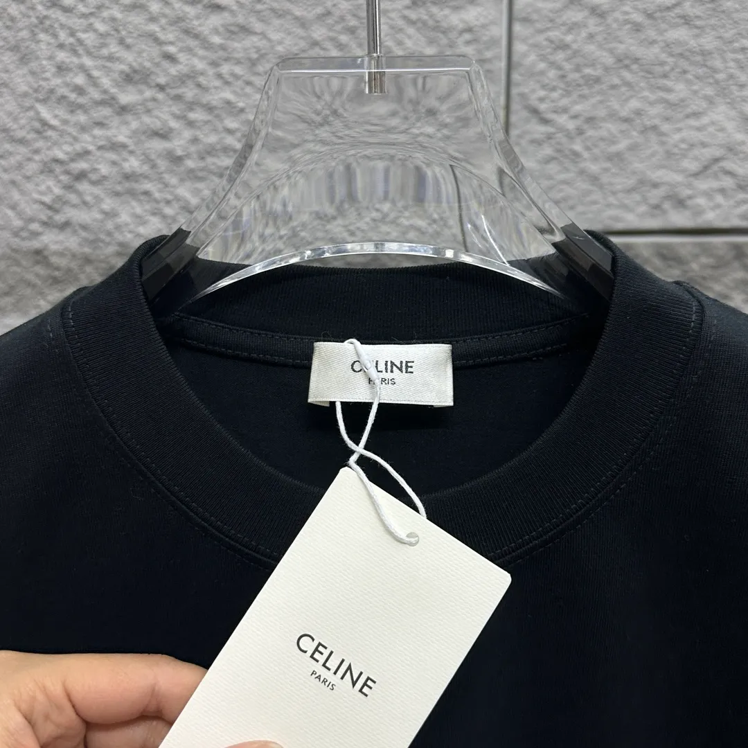 🅿️190 Celine* Celine 2025 Spring and Summer Style Simple letters three-dimensional silicone personalized logo Customized double yarn plain cotton fabric Short-sleeved T-shirt Unisex Size: S (90-130 catties) M (120-150 catties) L (140-165 catties) XL (160-180 catties) XXL (180-210 catties) Color: black white light pink