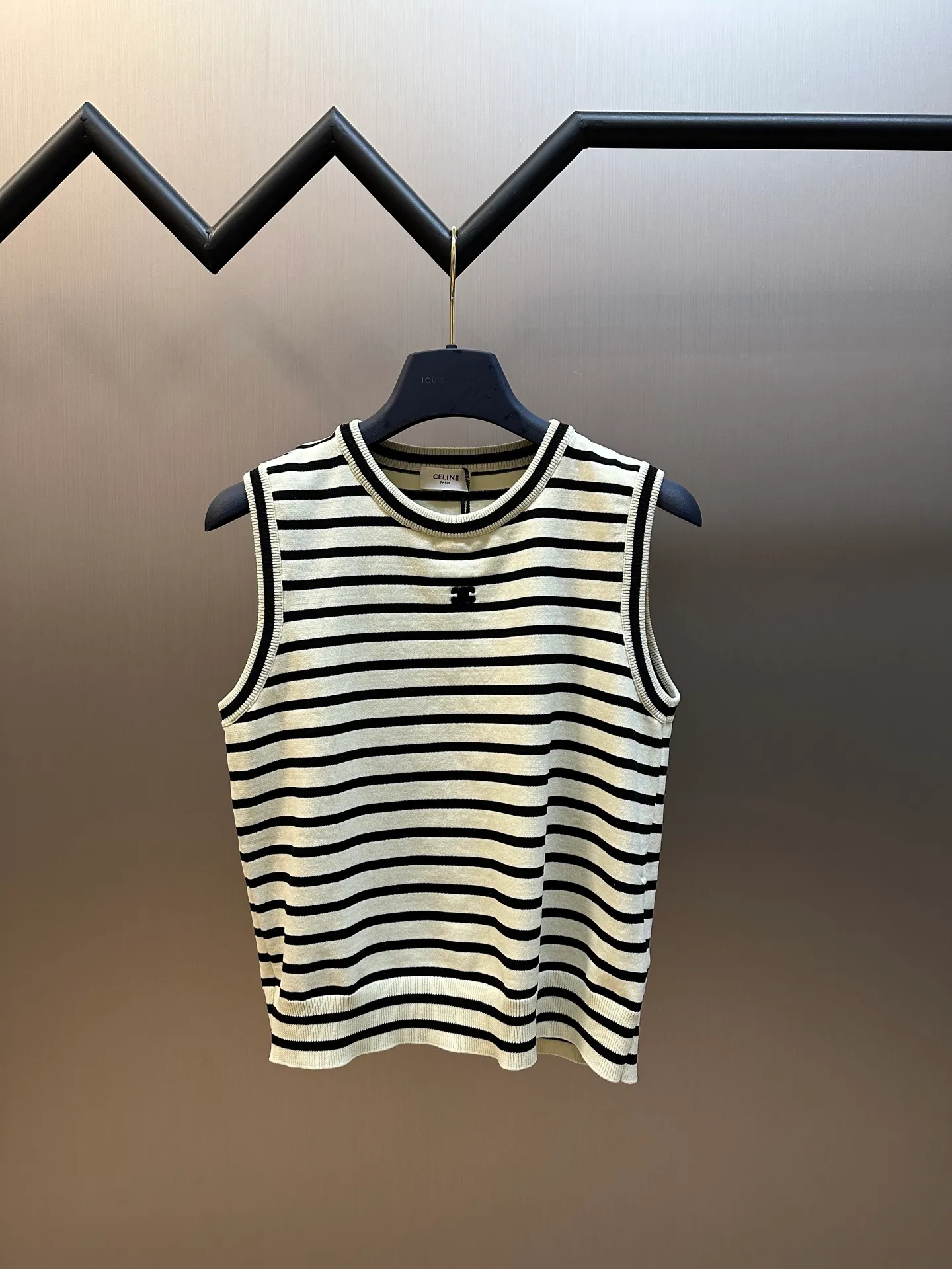 🅿️400 Celine striped knitted vest with TRIOMPHE patch, classic fit and ribbed trim.  size：s m l