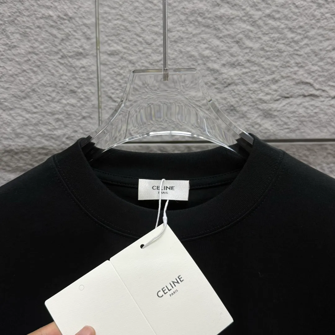 🅿️180 Celi*ne 2025 spring and summer style, simple letters, three-dimensional silicone technology, personalized logo, customized double yarn plain cotton fabric, short-sleeved T-shirt, same style for men and women. Size: S (90-130 catties) M (120-150 catties) L (140-165 catties) XL (160-180 catties) XXL (180-210 pounds) Color: black white