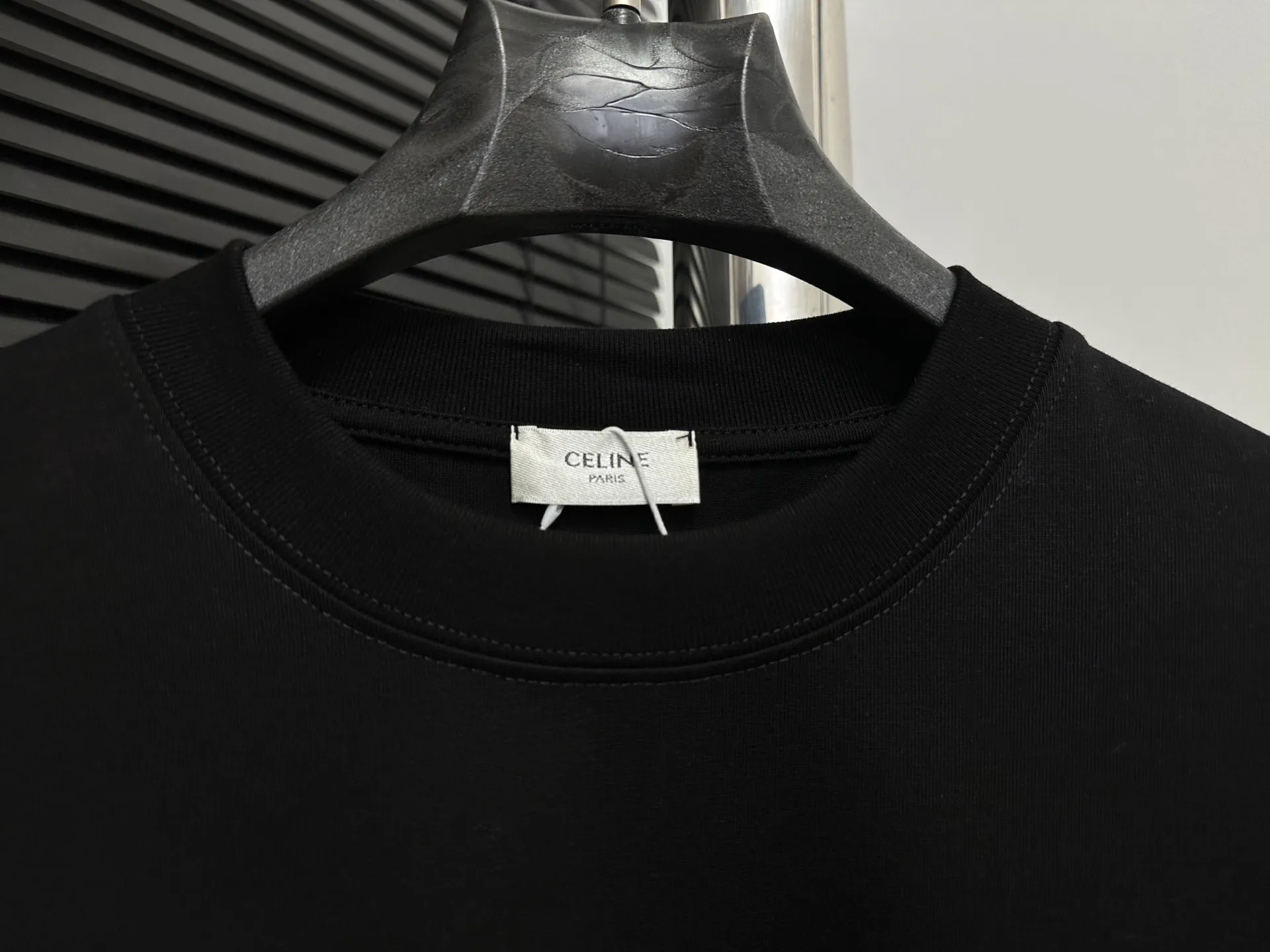 🅿️170 [CELINE] Celine 24ss letter logo short-sleeved T-shirt. Pure cotton double yarn jersey fabric, custom-dyed in the same vat, special thickened 32 pieces, double-strand 1×1 rib, double-needle sewing and cross-stitch technology, original main mark, washed tag, moisture-proof paper packaging, color: black, white, size: XS-L