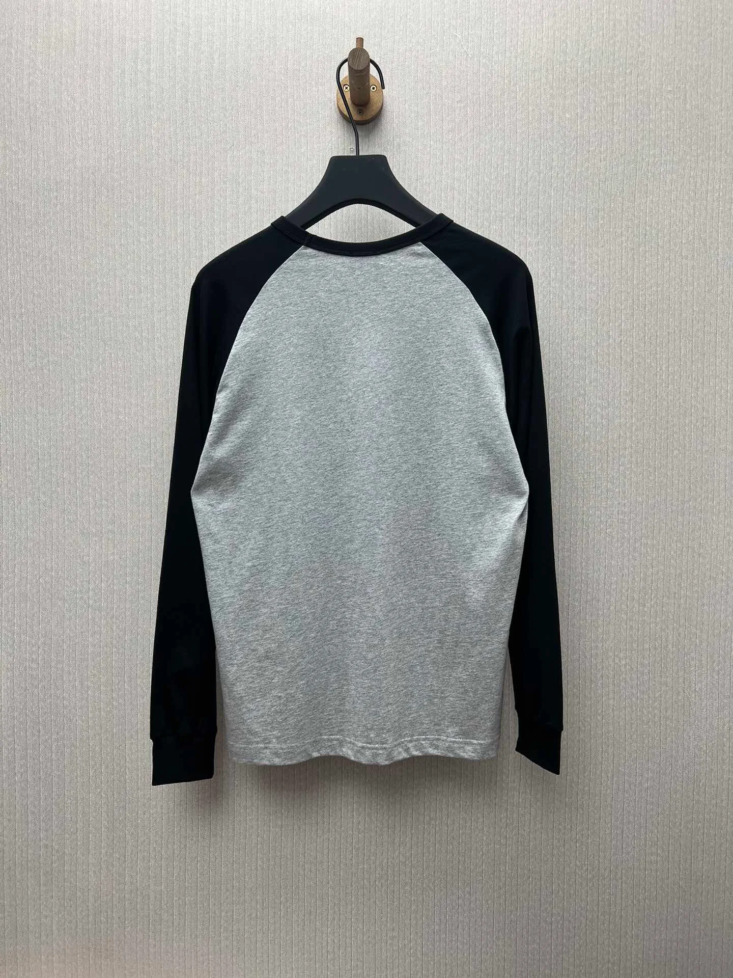 🅿️280 Celine 25ss new printed loose fit, raglan sleeve T-shirt, high version, women's style, gray and black, code number: S.M.L.