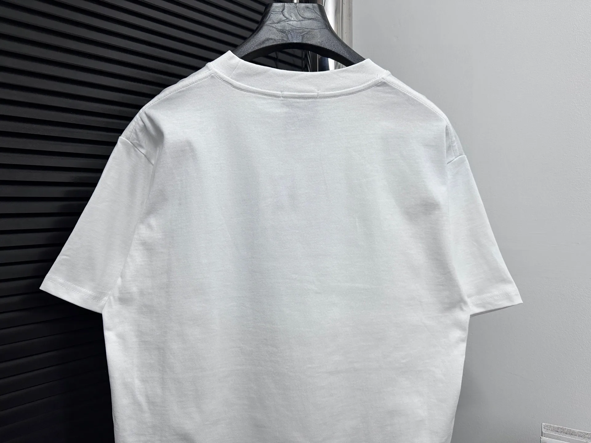 🅿️170 [CELINE] Celine letter logo printed couple's short-sleeved T-shirt. Made of high-cost 280g double-ply double-yarn pure cotton fabric. Thick and wide. Three-dimensional os tailoring. Fashionable and versatile. The same style as the Internet celebrity. Craftsmanship. Simplicity reveals a fashionable atmosphere. Same style for men and women. Original main wheat washed tag moisture-proof paper packaging👍 Color: black white Size: XS-L