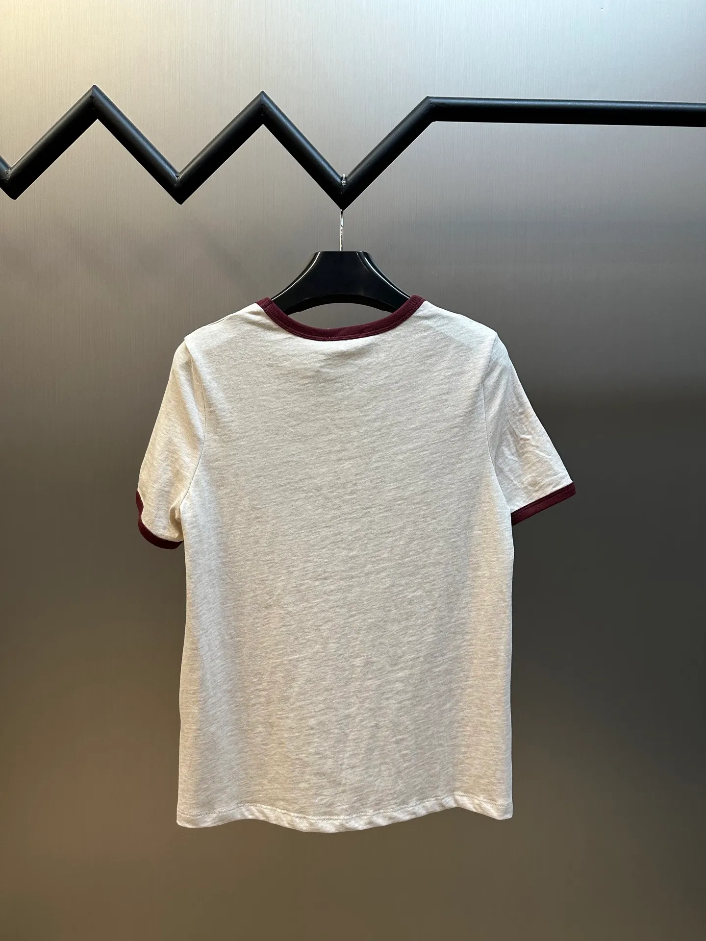 🅿️250 Celine Badge Embroidered Short Sleeves Imported cotton material, all-over solid color base with contrasting edge design on the collar and cuffs, embellished with iconic letter badge embroidery decoration on the chest size: s m l