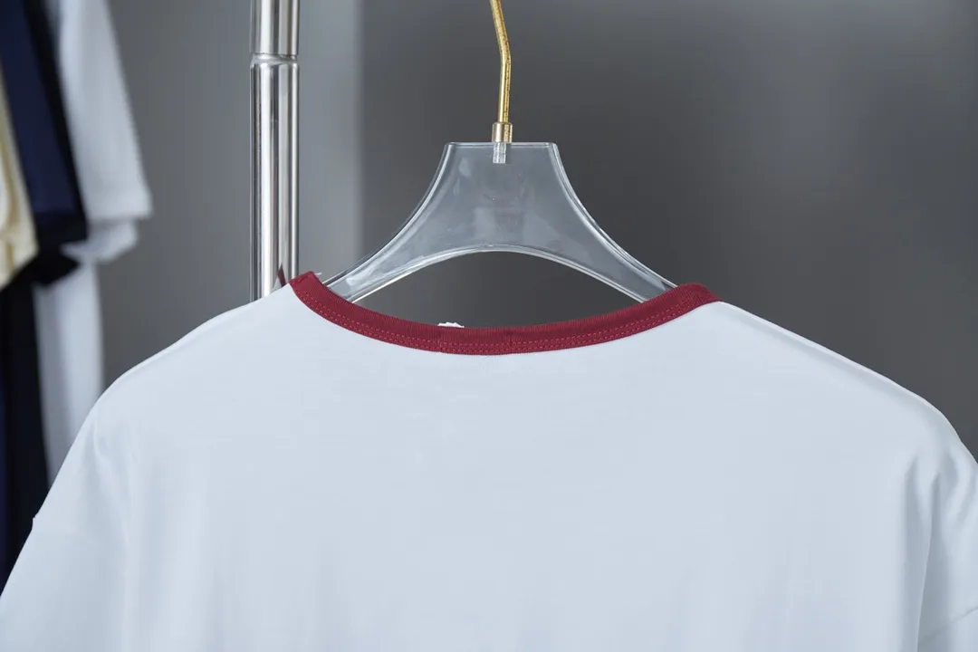 🅿️170 CELIN* 25SS early spring new style, letter printed short sleeves, light luxury, essential item for daily commuting for men and women, correct version, welcome to compare, detailed features · 320g 100% pure cotton double yarn jersey fabric · Custom dyed in the same cylinder, special thickened 32 count double strand 1X1 thread · Classic letter logo printing on the front. Collar, cuffs contrasting threads · Double-needle sewing and cross-seam technology · Original main mark, washed tag, brand moisture-proof paper packaging Color: White Size: S/M/L/XL