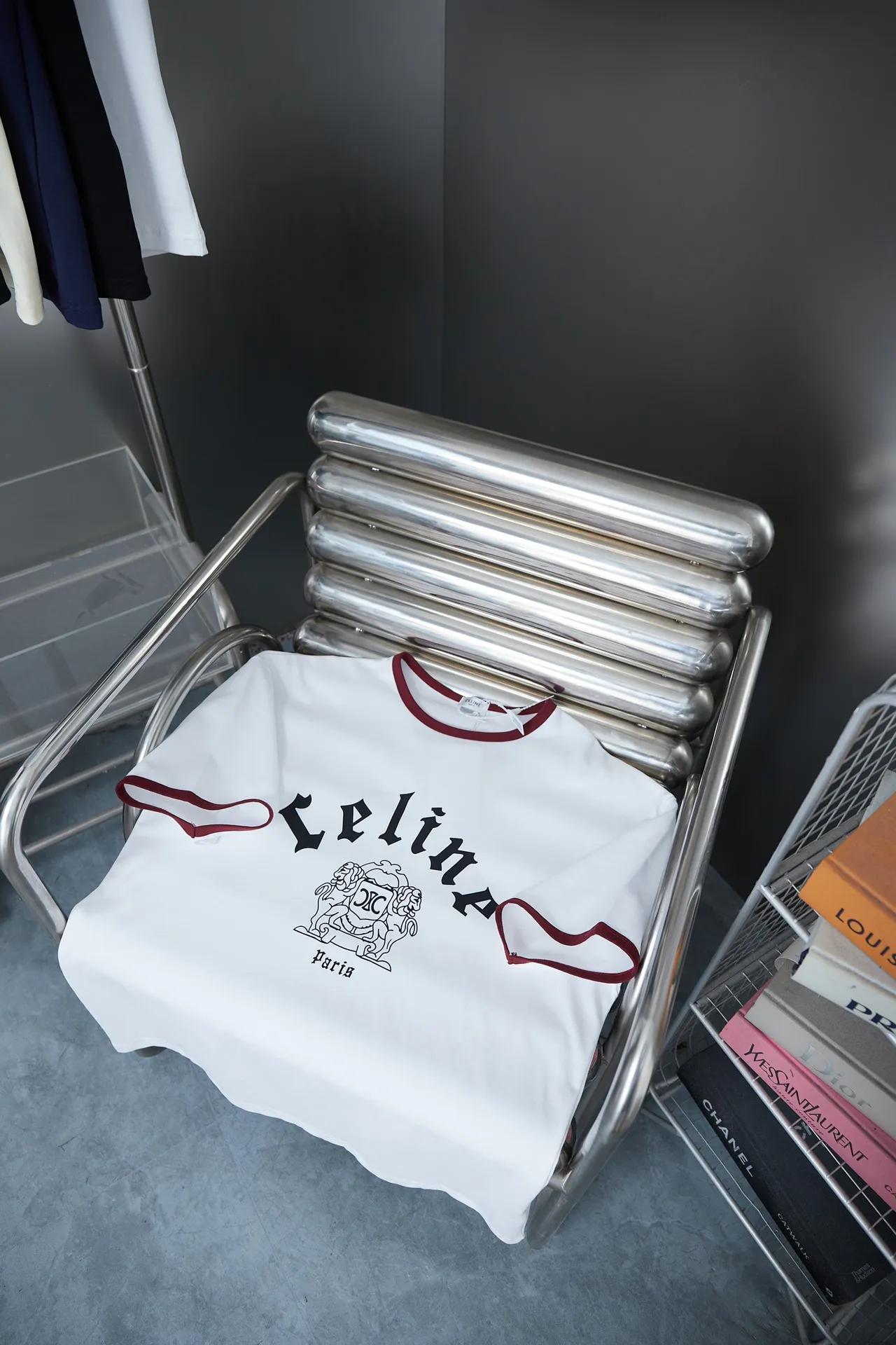 🅿️170 CELIN* 25SS early spring new style, letter printed short sleeves, light luxury, essential item for daily commuting for men and women, correct version, welcome to compare, detailed features · 320g 100% pure cotton double yarn jersey fabric · Custom dyed in the same cylinder, special thickened 32 count double strand 1X1 thread · Classic letter logo printing on the front. Collar, cuffs contrasting threads · Double-needle sewing and cross-seam technology · Original main mark, washed tag, brand moisture-proof paper packaging Color: White Size: S/M/L/XL