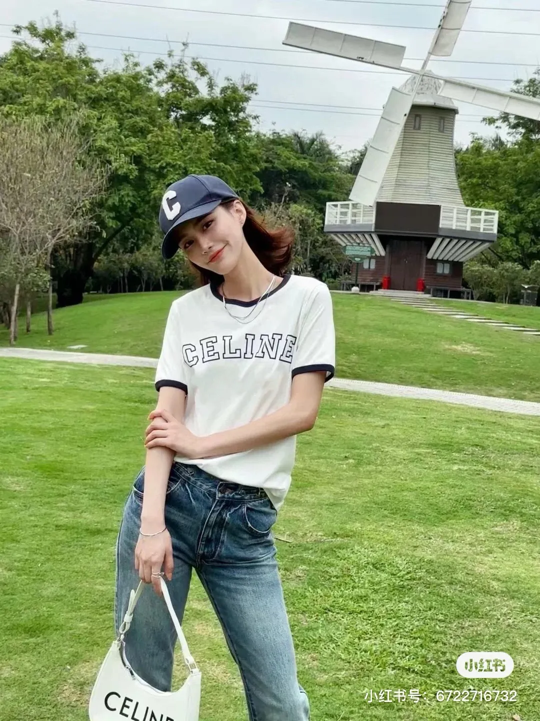 🅿️130 M256#Celine•🇫🇷25ss new stitching contrasting color flocking short-sleeved T-shirt ✅✅✅ Focus on quality and compare at will Size: S M L Color: Gray White