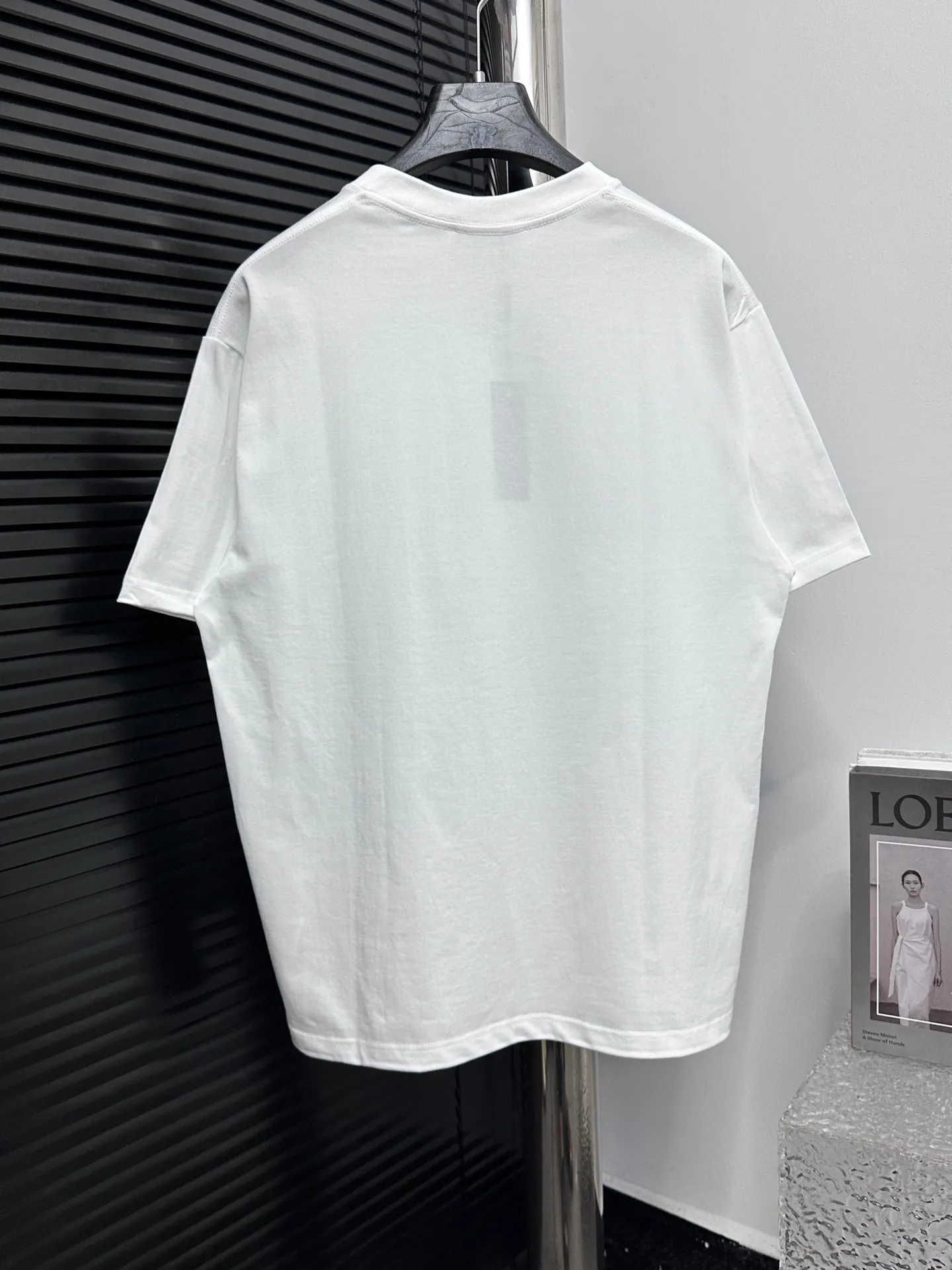 🅿️170 [CELINE] Celine letter logo printed couple's short-sleeved T-shirt. Made of high-cost 280g double-ply double-yarn pure cotton fabric. Thick and wide. Three-dimensional os tailoring. Fashionable and versatile. The same style as the Internet celebrity. Craftsmanship. Simplicity reveals a fashionable atmosphere. Same style for men and women. Original main wheat washed tag moisture-proof paper packaging👍 Color: black white Size: XS-L