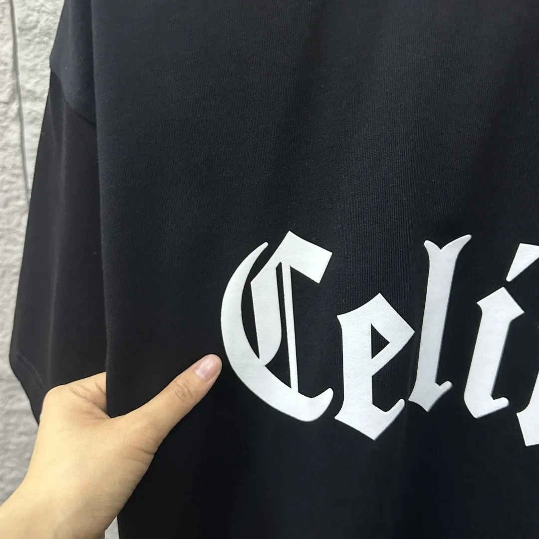 🅿️180 Celi* Celi Celin 2025 spring and summer style Simple large C letter flocking technology Personalized logo Customized double yarn plain cotton fabric Short-sleeved T-shirt Unisex Size: S (90-130 catties) M (120-150 catties) L (140-165 catties) XL (160-180 catties) XXL (180-210 pounds) Color: black white