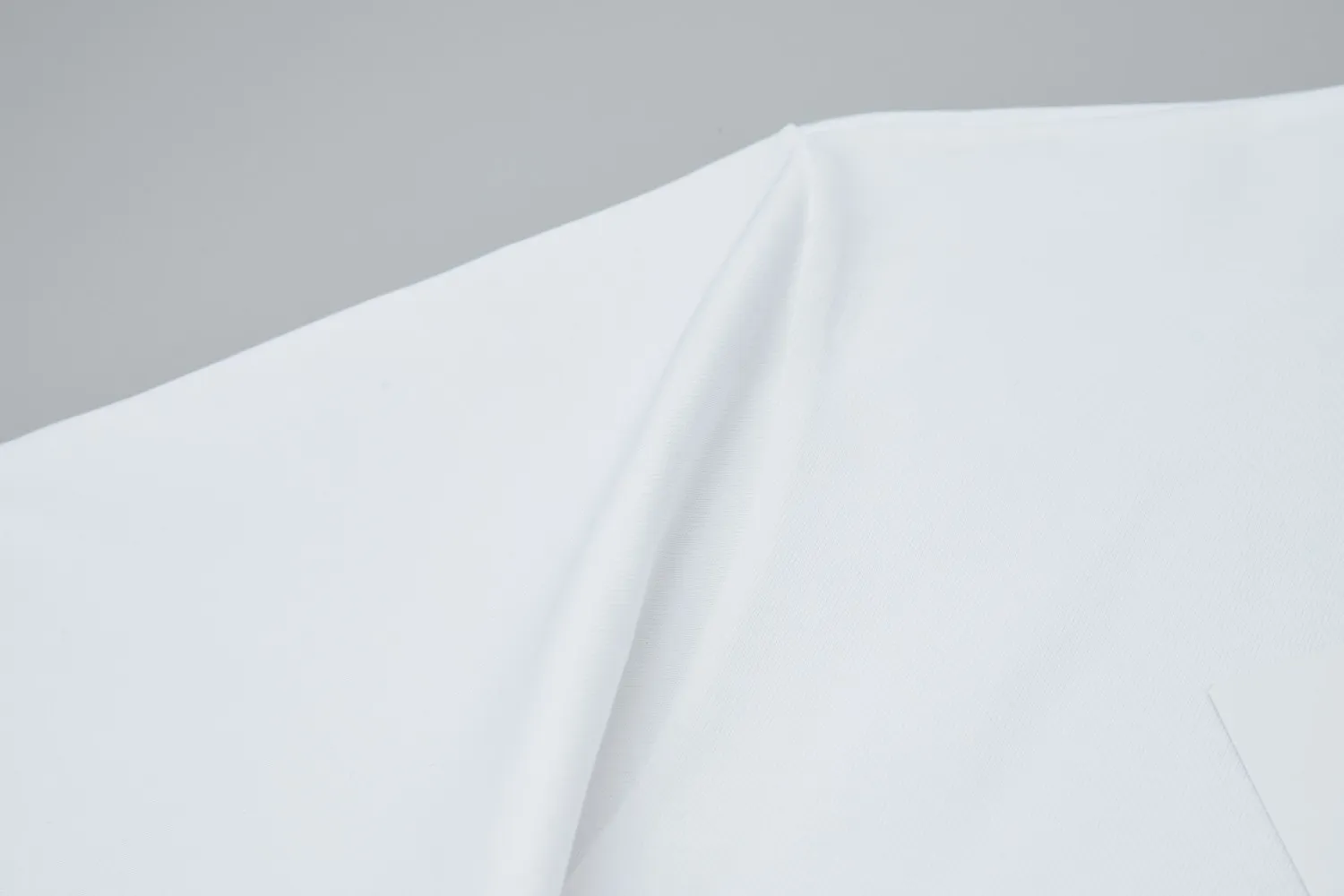 🅿️200 ✨CEL✨🆕25SS spring and summer new short-sleeved style, light luxury, a must-have item for daily commuting for men and women, correct version, welcome to compare, detailed features · 260g 100% pure cotton double yarn jersey fabric · Custom dyed in the same cylinder, special thickened 32 double-ply 1X1 threads · Double-needle stitching and cross-stitch technology · Original main mark, washed tag, brand moisture-proof paper packaging Color: black/white Size: S/M/L/XL