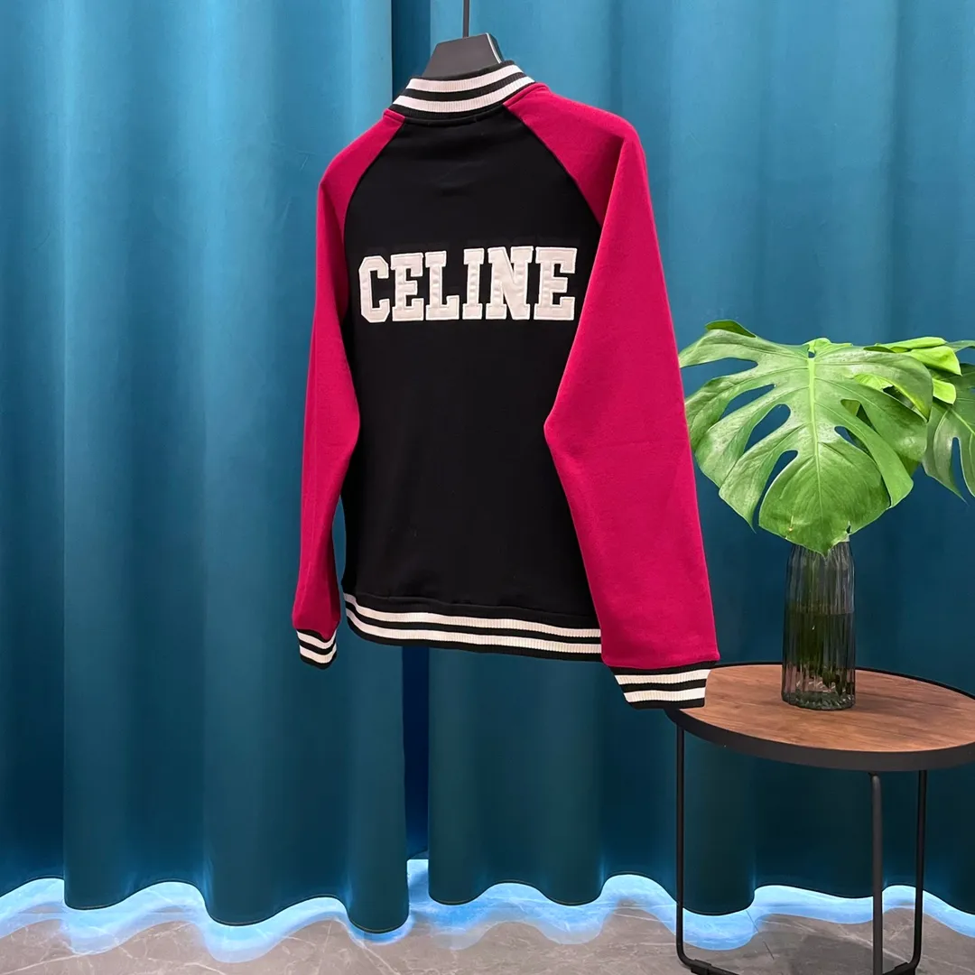 🅿️410 Celine➡️Celine runway style baseball jacket. I ordered the original model and took a month to finally ship it. I love it so much. The upper body is really handsome. A Douyin blogger said that this year's new jacket will become a future trend. If you look through street photos, you will find that celebrities regard it as a collectible jacket, a must-have item for men and women who want light luxury for commuting. Developing the highest version on the entire network, it took 1 month to customize and the cost was extremely high. The German imported flat-machine made custom-woven wool jacquard threads, using the first layer of imported lambskin. The pleated texture is unparalleled. It is hand-cut and meticulously crafted. The stitching position is very technical. Whether the whole garment is good or not depends on this position. Top-notch workmanship and details can stand the test. A full set of customized accessories, the letters are clear and perfectly restored without any difference. High-end atmosphere and full grade! The entire dress is exclusively customized with heavy craftsmanship. The towel patch embroidery is perfectly combined with craft embroidery and precise stitching! Absolute craftsmanship quality!