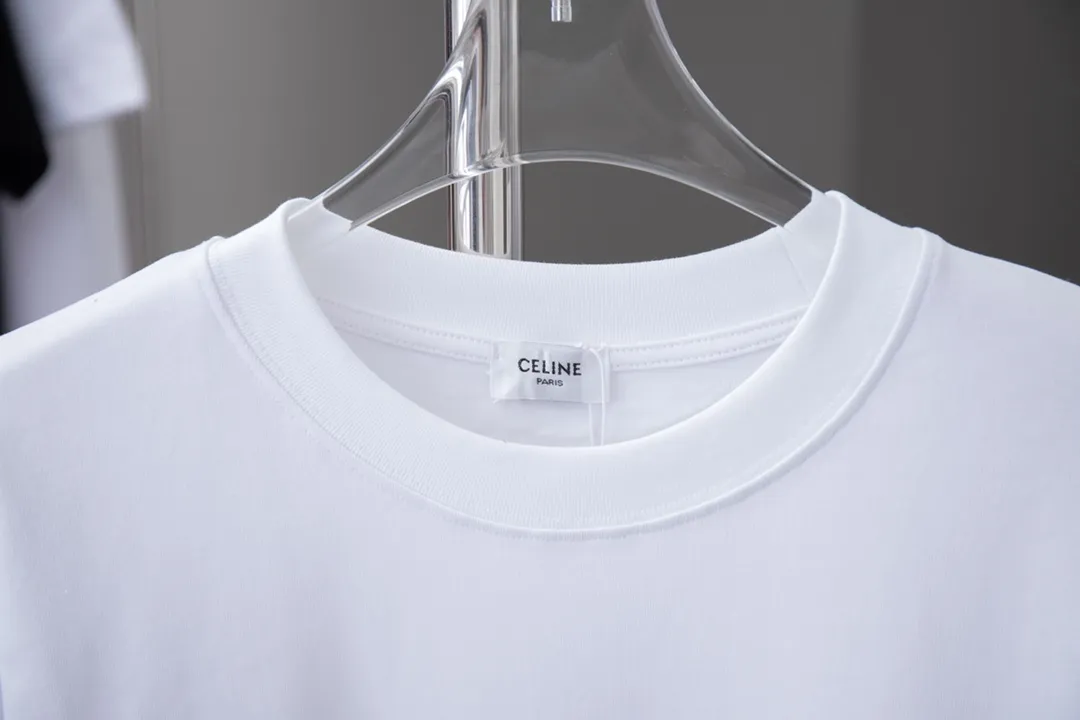 🅿️170 High quality CEL25 early spring new T-shirt, classic logo letter pattern short sleeves, official website synchronization, pure cotton fabric at the counter! Comfortable against the skin, durable and easy to wear, classic and simple logo design, meticulous original craftsmanship, customized 290G same vat dyed fabric, very comfortable to the touch, latest brick cabinet synchronization, OS off-shoulder version, fashionable and personalized, super versatile and good-looking, very suitable for both men and women, must-have style, hang tag, collar label, washed wheat, complete with three labels S M L XL