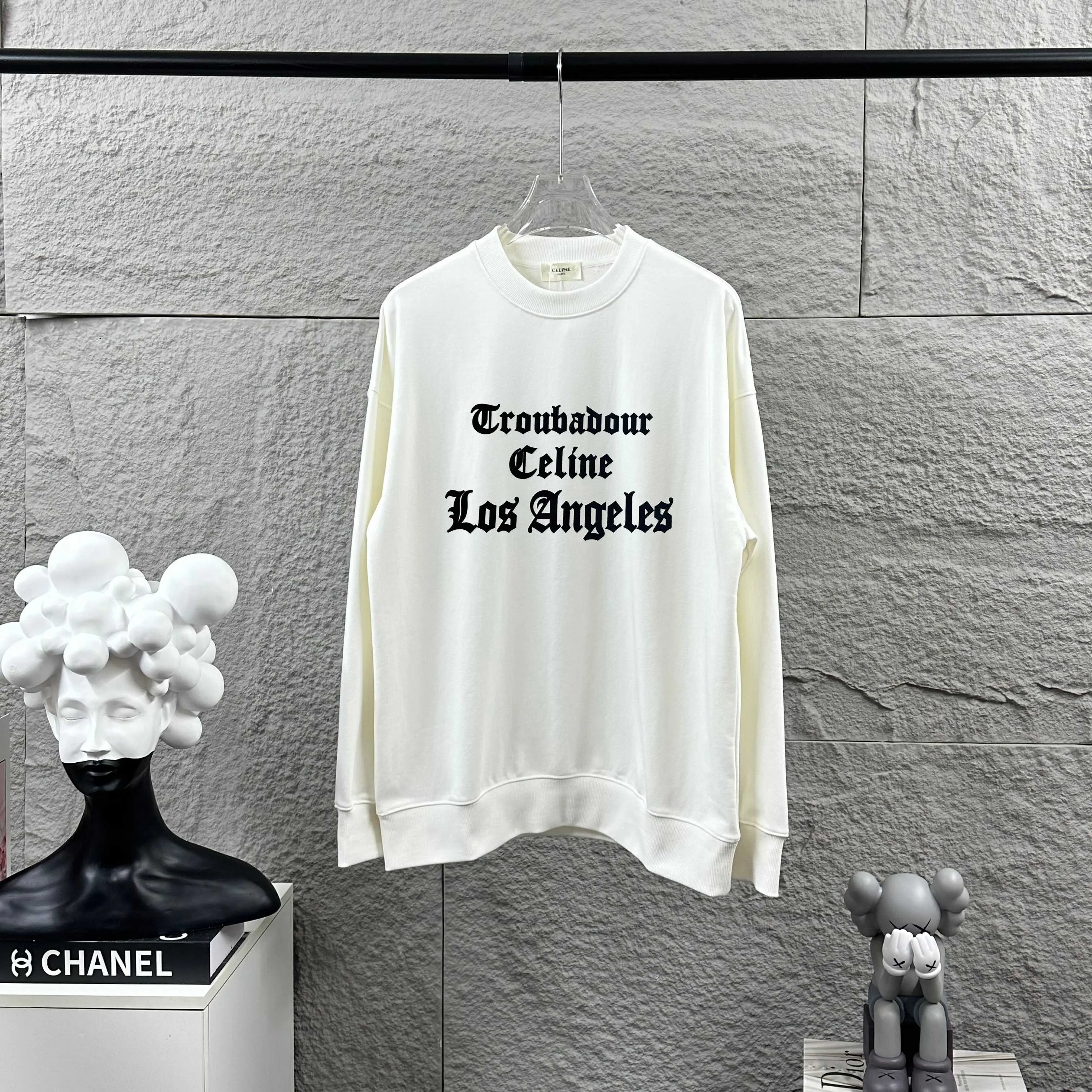 🅿️250 Celi*ne Celin Celin 2025 early autumn and winter new style Three-dimensional flocking process personalized logo Customized terry fabric Long-sleeved round neck sweatshirt Uniform style for men and women Size: S (90-130 catties) M (120-150 catties) L (140-165 catties) XL (160-180 catties) XXL (180-210 pounds) Color: black white