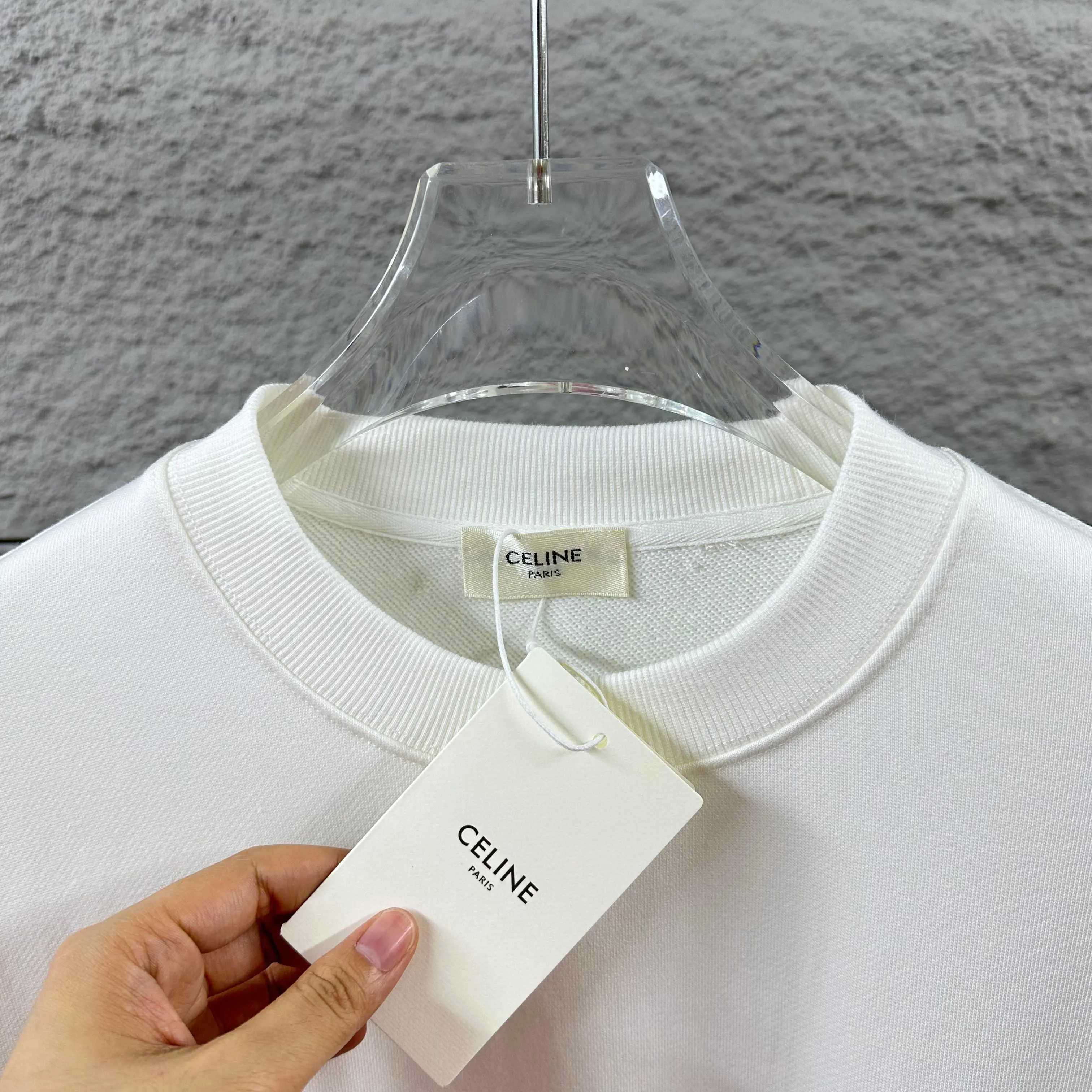 🅿️250 Celi*ne Celin Celin 2025 early autumn and winter new style Three-dimensional flocking process personalized logo Customized terry fabric Long-sleeved round neck sweatshirt Uniform style for men and women Size: S (90-130 catties) M (120-150 catties) L (140-165 catties) XL (160-180 catties) XXL (180-210 pounds) Color: black white