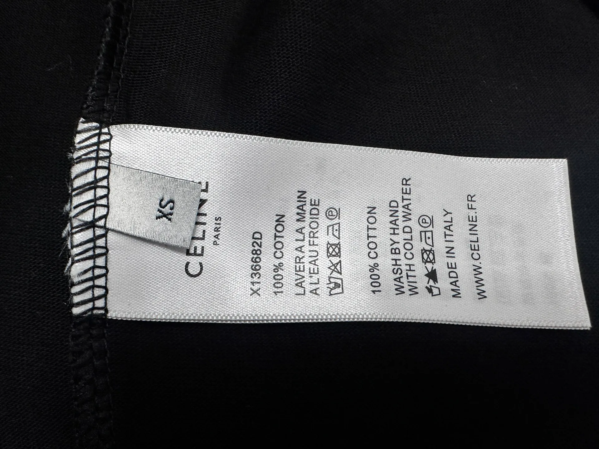 🅿️170 [CELINE] Celine letter logo printed couple's short-sleeved T-shirt. Made of high-cost 280g double-ply double-yarn pure cotton fabric. Thick and wide. Three-dimensional os tailoring. Fashionable and versatile. The same style as the Internet celebrity. Craftsmanship. Simplicity reveals a fashionable atmosphere. Same style for men and women. Original main wheat washed tag moisture-proof paper packaging👍 Color: black white Size: XS-L