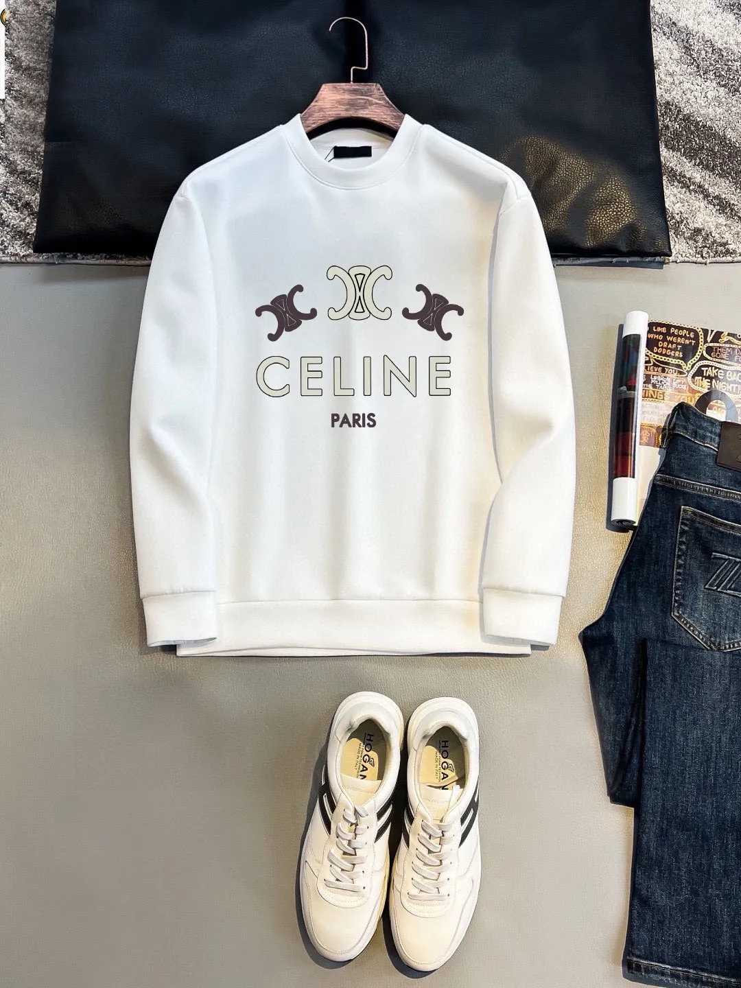 🅿️220 brand [CELINE Celine] (good news for fat people) 2025ss autumn latest long-sleeved round-neck sweatshirt, on sale simultaneously on the official website. Refreshing and breathable. Made of top Tencel Roman. Comfortable and soft. 3D three-dimensional clarity. Super fashion sense. Great for gifting and keeping for yourself. Size: M-5XL (can wear up to 220 pounds)