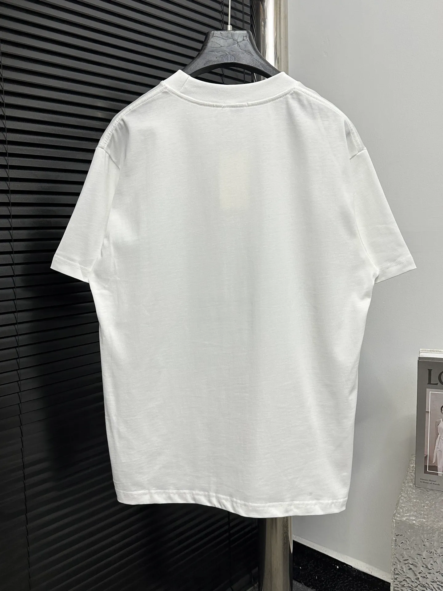 🅿️170 [CELINE] Celine 24ss letter logo short-sleeved T-shirt. Pure cotton double yarn jersey fabric, custom-dyed in the same vat, special thickened 32 pieces, double-strand 1×1 rib, double-needle sewing and cross-stitch technology, original main mark, washed tag, moisture-proof paper packaging, color: black, white, size: XS-L