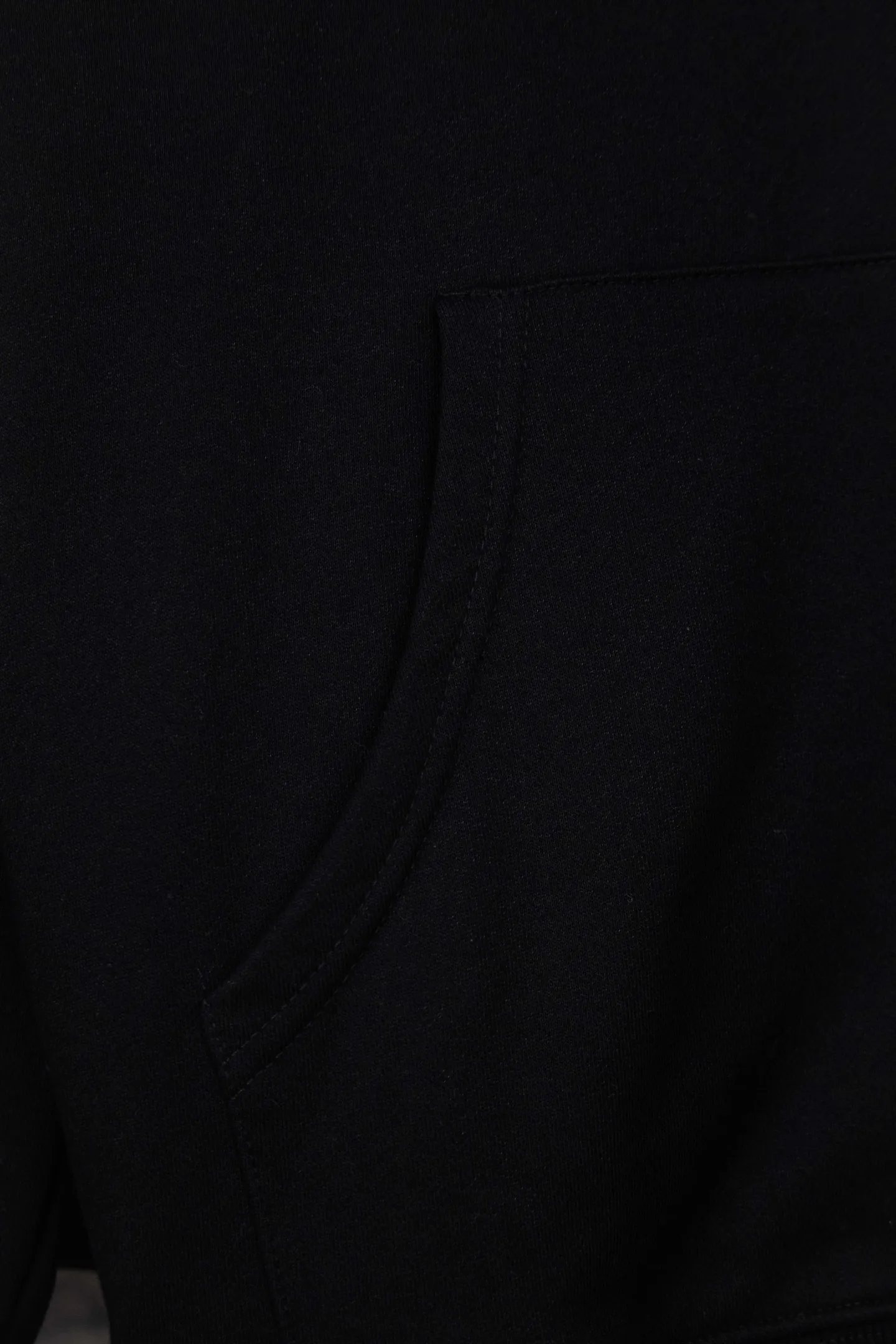 🅿️260 model number: M260 CELINE/Celine basic letter zipper hooded sweatshirt. Different from the Balenciaga style, CE brand fabrics do not pursue weight and thickness. This is a jacket for the spring and summer of 23, so the weight of the fabric will be relatively low, and the upper body will not feel very hot. It is more suitable for the current season. The classic CE printed logo on the chest, the overall fashion is loose, clean and fashionable, and the zipper hanging bell has the same letter LOGO laser as always. Size: S-xl