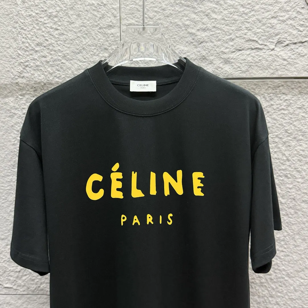 🅿️180 Celi*ne Celi*ne 2025 spring and summer style Simple colorful letters Flocking technology Personalized logo Customized double yarn plain cotton fabric Short-sleeved T-shirt Unisex Size: S (90-130 catties) M (120-150 catties) L (140-165 catties) XL (160-180 catties) XXL (180-210 pounds) Color: black white