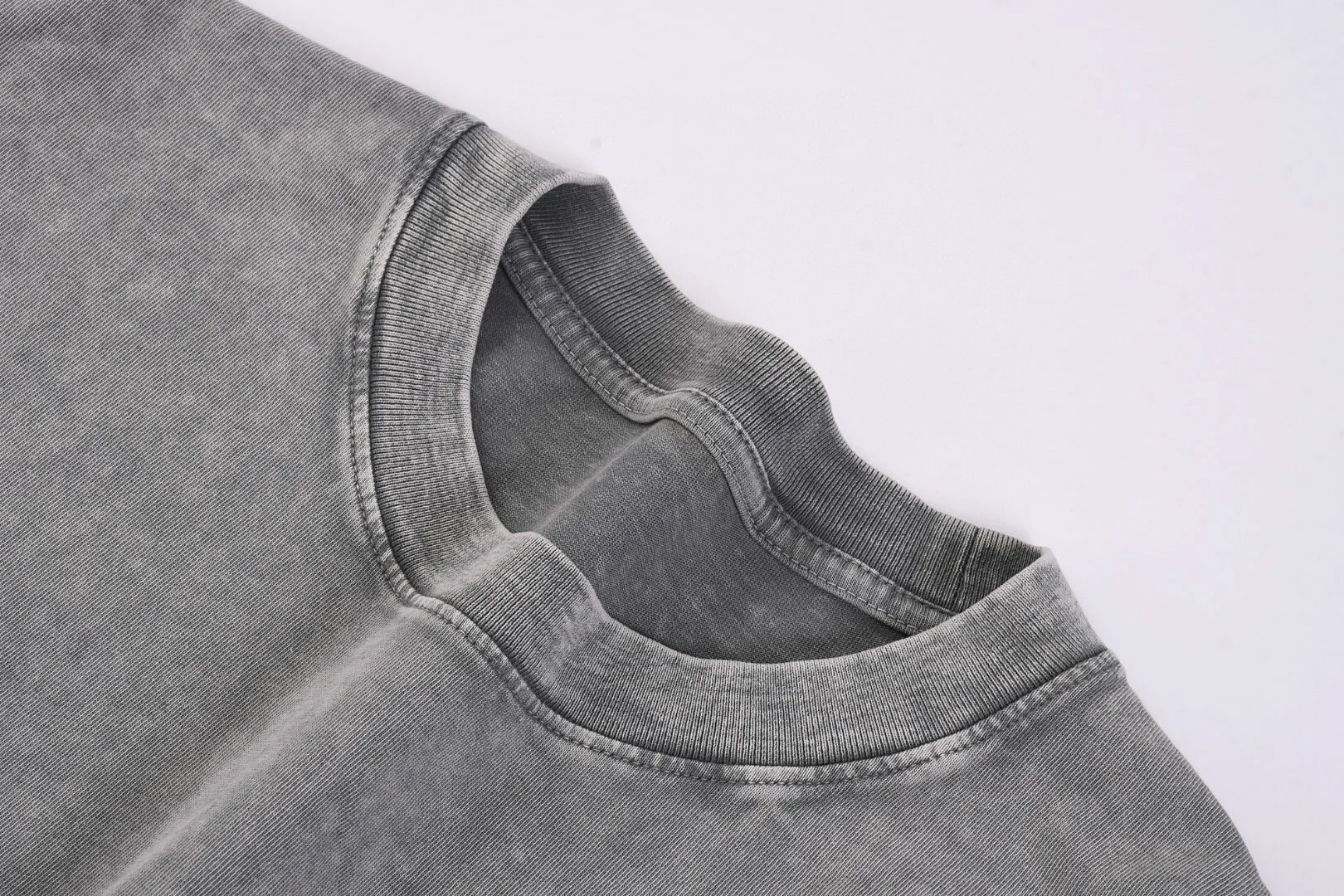 🅿️240 (cooperation profit) High-end quality CELINE 2025SS spring and summer wear fake two-piece washed snowflake series Arc de Triomphe fake two-piece long T-shirt Adopt imported Kornit digital direct-injection printing High-quality trendy brand 100% cotton washed 260G fabric dyed ready-made garments dyed ➕washed fried snowflake OS loose off-shoulder version Unisex size: S.M.L.XL.2XL