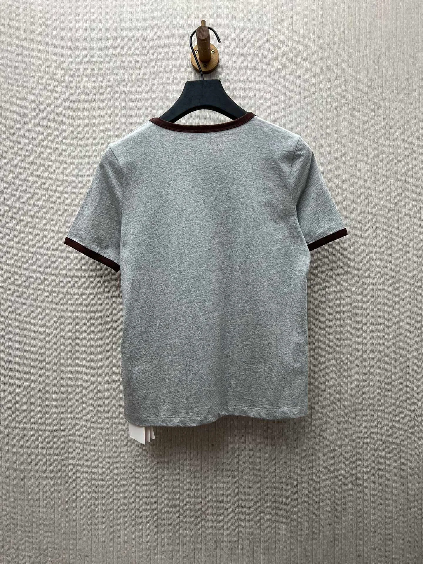 🅿️240 Celine 25ss new Chinese Valentine's Day limited edition T-shirt short sleeves, 100% cotton CELINE badge embroidery, classic round neck short sleeves, contrasting ribbed trim, made in Portugal. Size: S.M.L.