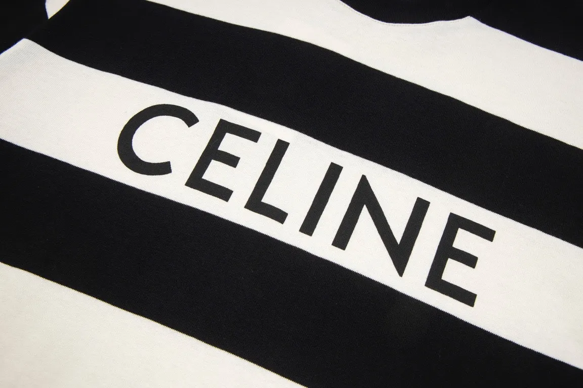 🅿️250 high version [CELNE*] New short-sleeved Tshirt CE advanced minimalist series, fashionable stripes, simple and versatile style, refreshing and clean temperament, easy to control for men and women, choose this T-shirt in summer! Perfect detail processing 💯 The classic logo pattern on the upper body is super nice. Same style for men and women. Size: XSSML