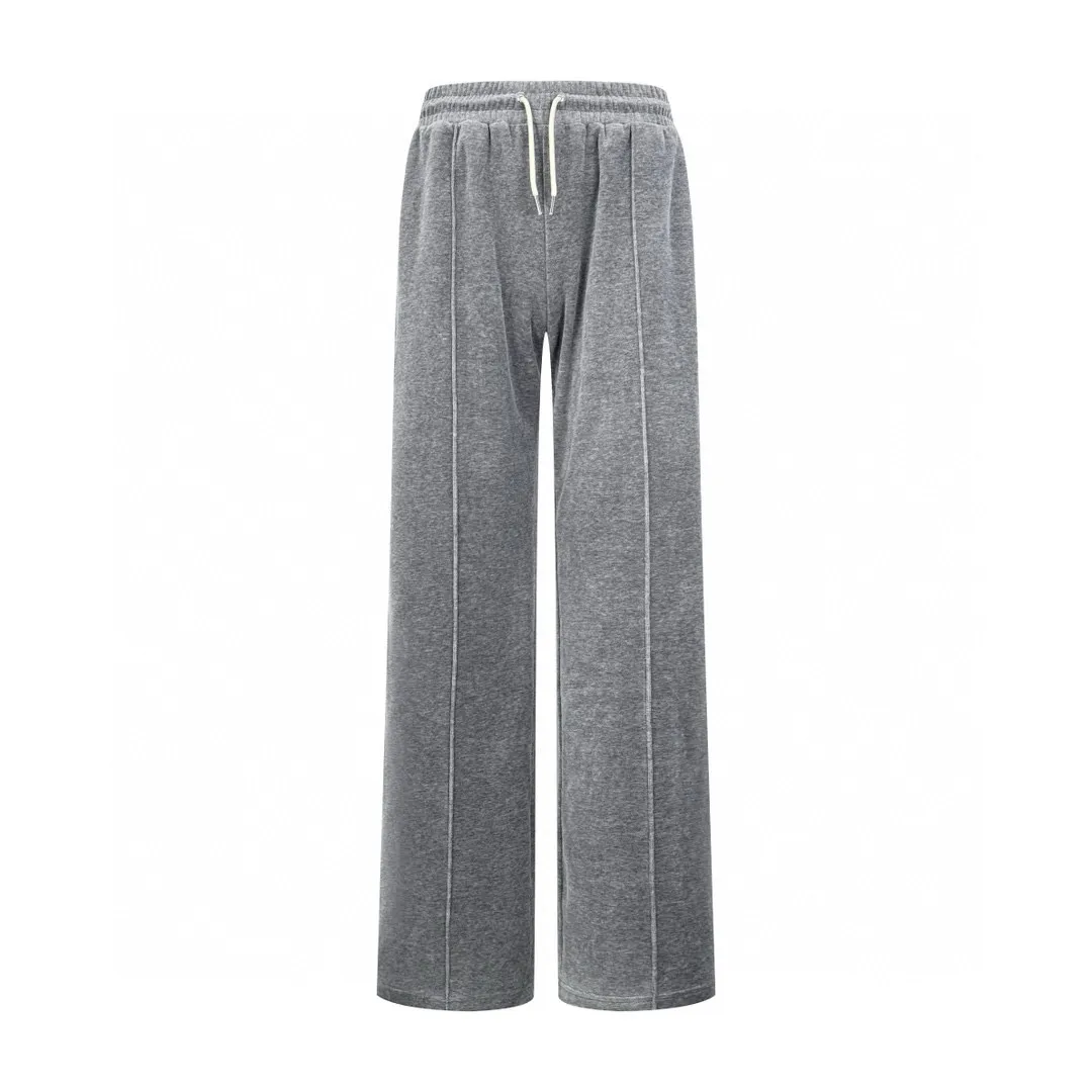 🅿️430 [Exclusive supply] Celine Arc de Triomphe embroidered velvet trousers. The original purchase was RMB 10,500. The fabric is made of custom-made Yunrou twin velvet matte cotton sateen. It is delicate and smooth and fits the skin like a cloud. It is based on high-end gray. It is low-key and full of connotation. The iconic CELINE Arc de Triomphe embroidery is revived on the gray mist velvet surface. It is fully recognizable. Contrasting ribbons on both sides are sublimated to enhance the tension of the color. The visual impact between movement and movement. The lazy lines of the straight draped version are both strong and soft. When taken apart, it is a style item. When worn together, it is an aura shirt. When attending a suit, it is worry-free to wear. Adopt imported machine embroidery technology, use advanced computer control systems and precision mechanical components to achieve Arc de Triomphe embroidery with high precision and smooth and delicate lines. The fabrics have been washed to give them a better feel and texture. They are not easy to deform, shrink or fade, and maintain their long-lasting beauty. Size:S-M-L-XL