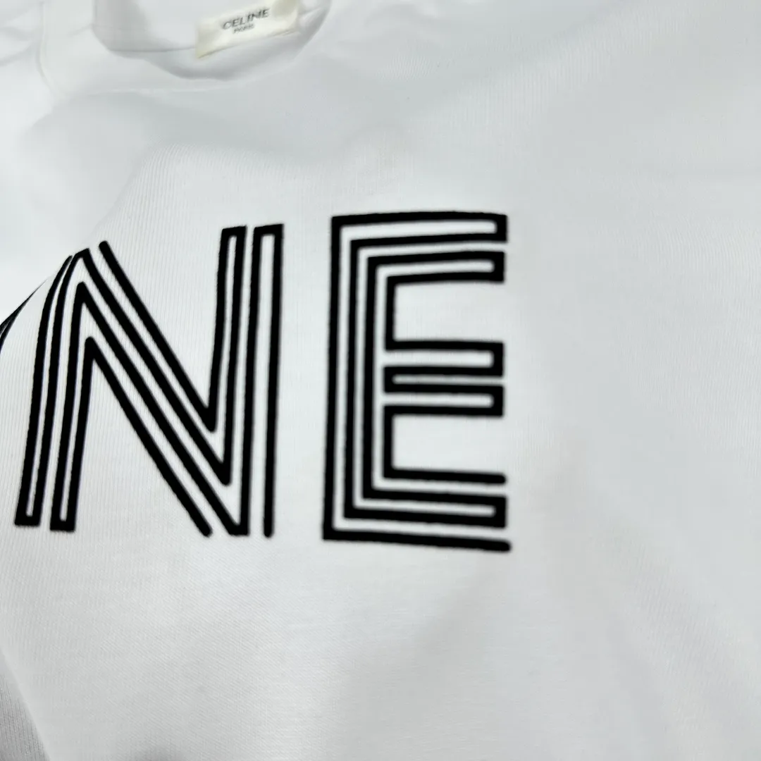 🅿️180 Celi*ne 2025 spring and summer style, simple letters, flocking technology, personalized logo, customized double yarn plain cotton fabric, short-sleeved T-shirt, same style for men and women. Size: S (90-130 catties) M (120-150 catties) L (140-165 catties) XL (160-180 catties) XXL (180-210 pounds) Color: black white