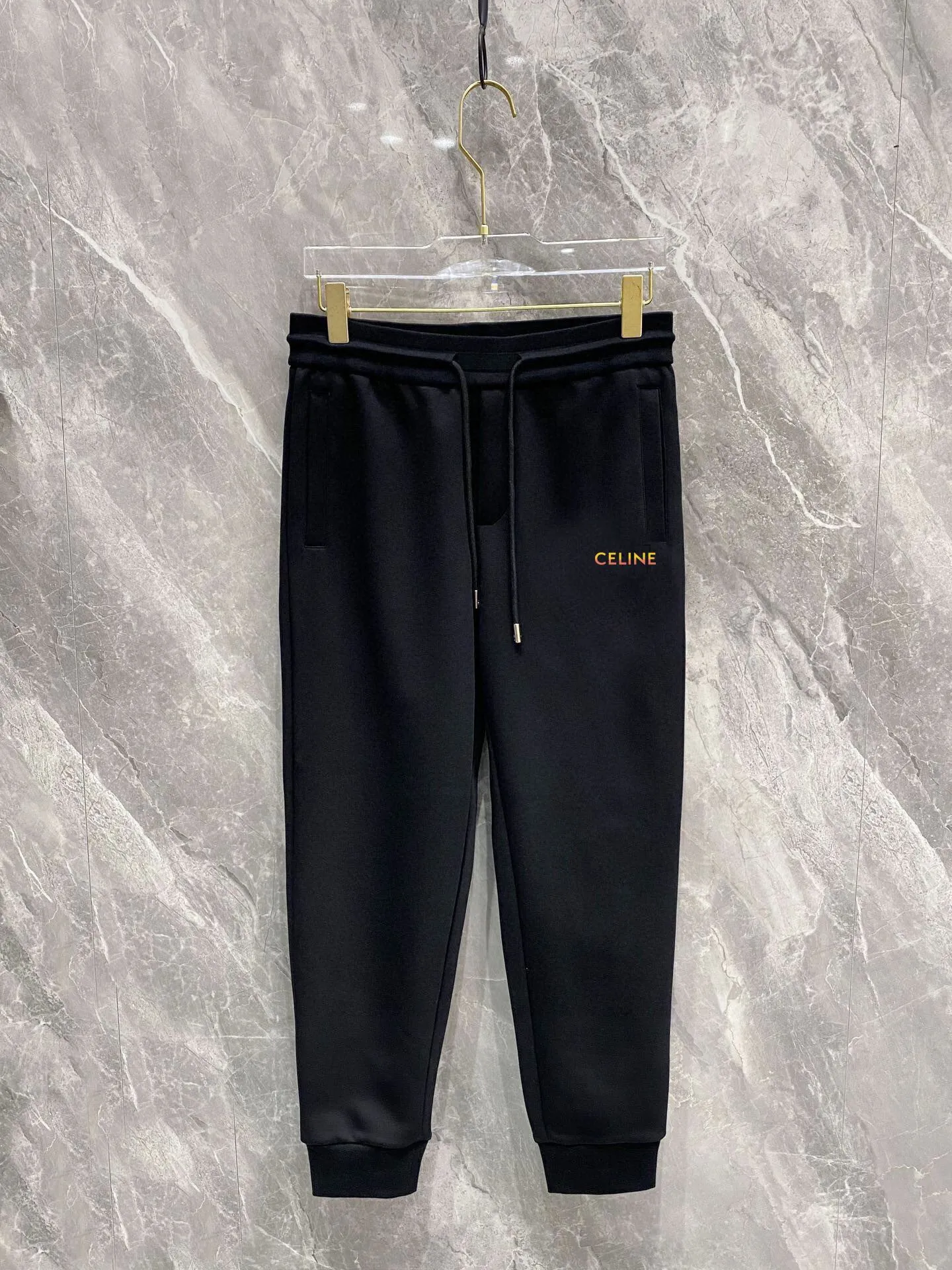 🅿️420 [CELINE Celine] (Gospel for Fatty) hot-selling suit is coming. Focus on the original version of the official website. 2025 new hot-selling cardigan sweater suit. The original order is the best. 🇭🇰The meticulous work of top designers. It is a fitting and perfect upper body effect. All-natural high-quality Roman cotton 100%, close-fitting comfort, noble and elegant! Original hardware embodies elegance and nobility! Counter size: M-5XL (maximum wear up to 220 pounds)