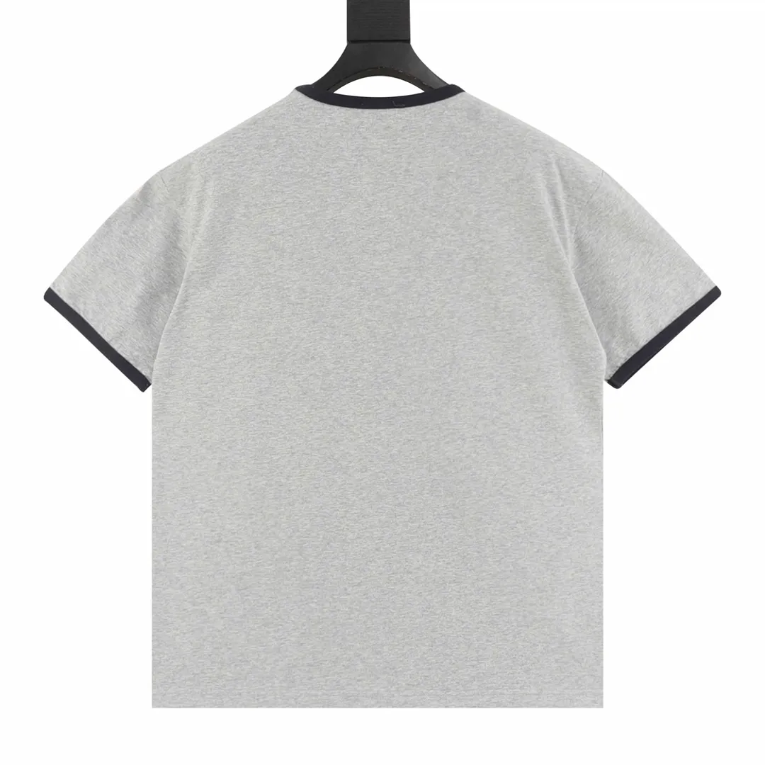 🅿️250 Celine Celine round neck short-sleeved T-shirt with flocked letters. Complete with three labels. It is made of high-end Salona fabric and has a flocking pattern on the front. It feels very comfortable. The OS drop-shoulder version is fashionable and individual. It is super versatile! The threaded neckline is not loose, the color is fixed at high temperature, and the through-shoulder strapping process is used. Unisex Size: XS-L