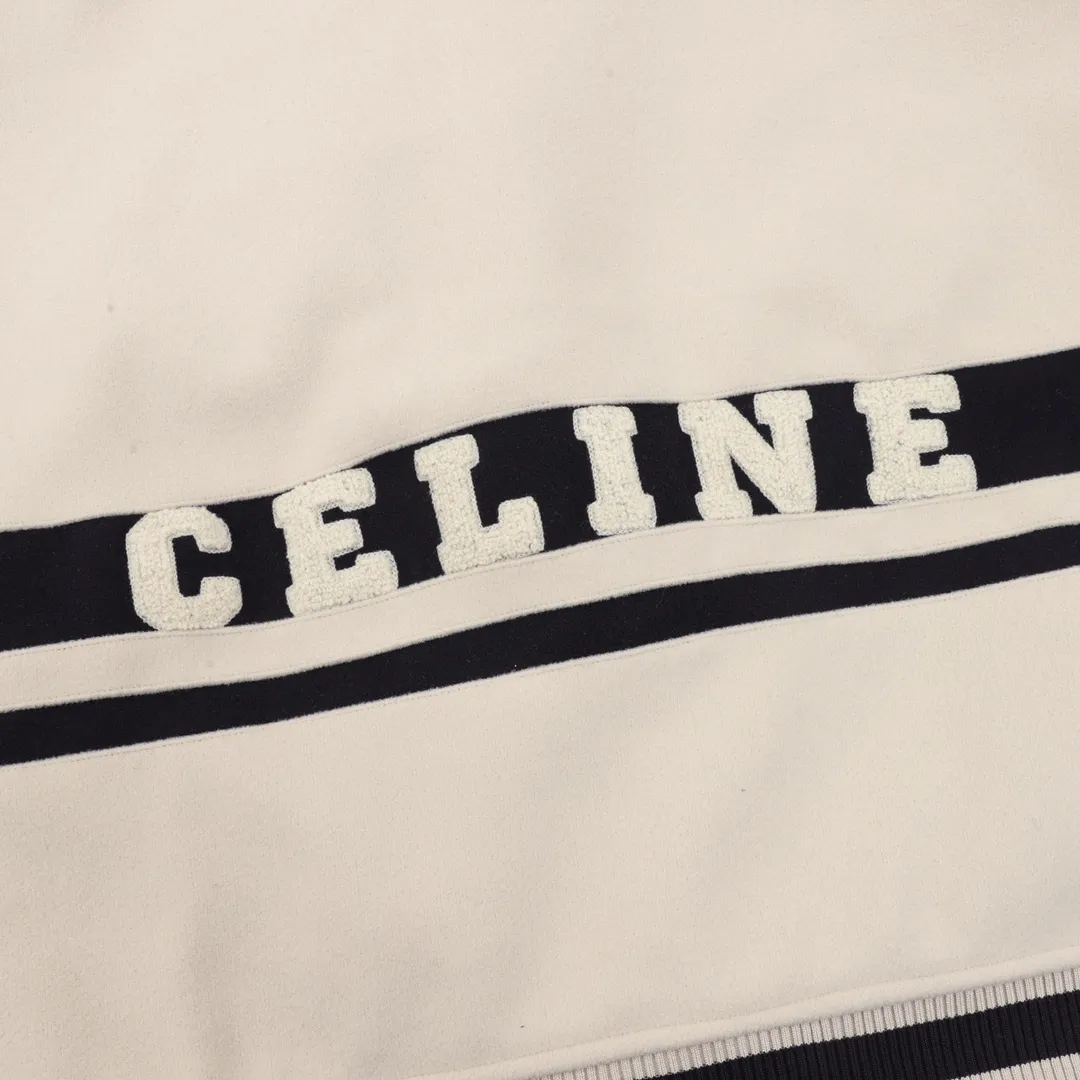 🅿️760 CELINE/Celine patchwork embroidered baseball jacket jacket Warm reminder: It is recommended to hand wash or dry clean! ! This year is particularly popular. Baseball uniform jackets are available at all levels on the market (you must compare the details). The most powerful quality control. Baseball uniforms have been produced and researched for 7 years. The details are exquisite. With it, you will be the most handsome boy in the world. The fully painted four-button buckle (button with LOGO), the fabric is customized for more than a month. It is not ready-made in the market. It is made of wool blend, custom-woven and dyed. It has high color fastness. It is recommended to hand wash or dry clean for the first time. "Custom-woven knitted rib at the hem", the lining is made of silky and delicate cupro fiber material, which can be worn directly next to the body. It is extremely comfortable, a heavyweight item, purchase version! Size：XS-L