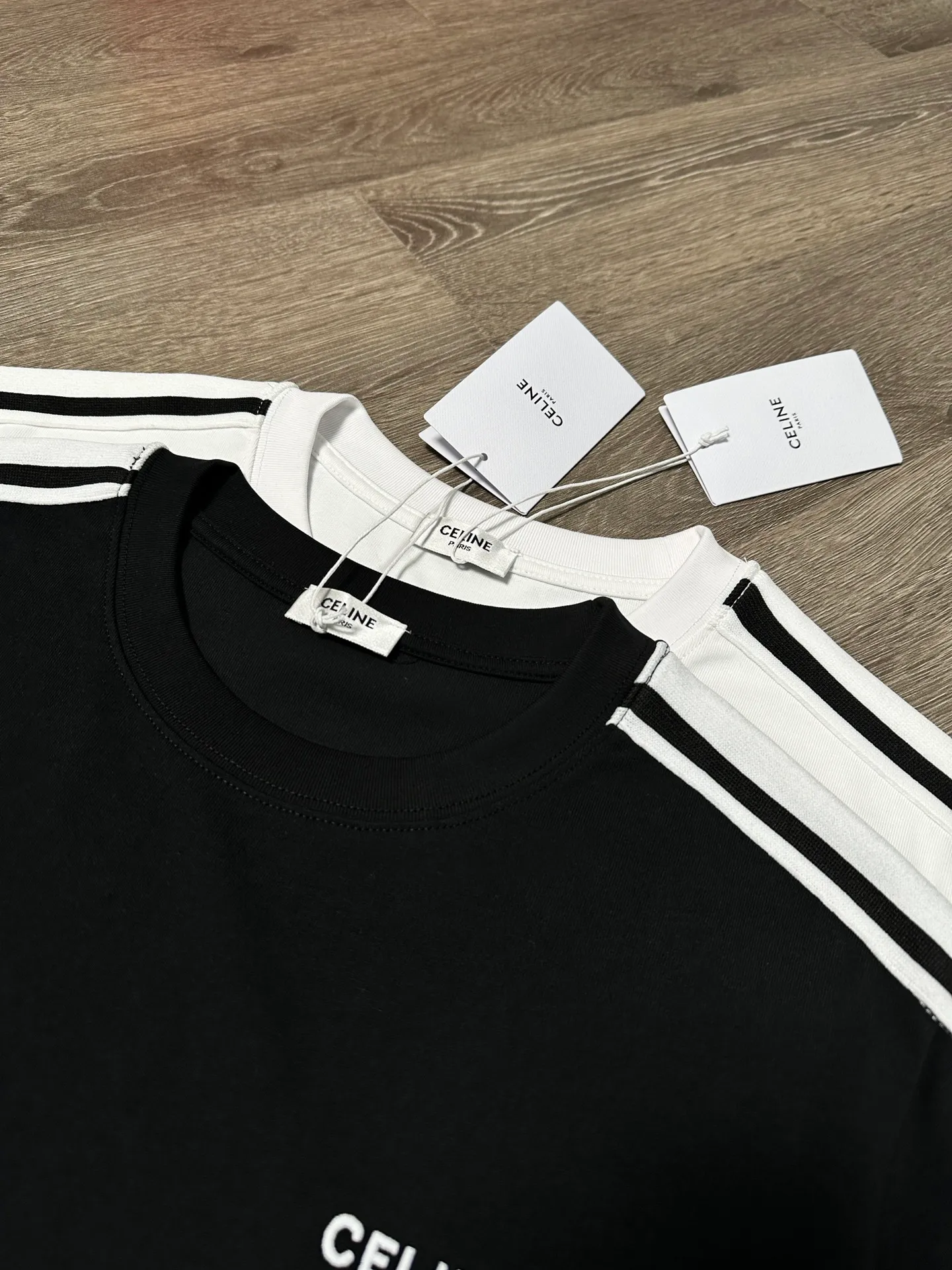 🅿️200 CELINE short-sleeved T-shirt Craftsmanship: Embroidery Color: Black White Size: S~XL Fabric: combed tight cotton cover 280g, soft to the touch, meticulous workmanship. The same loose fit for men and women!