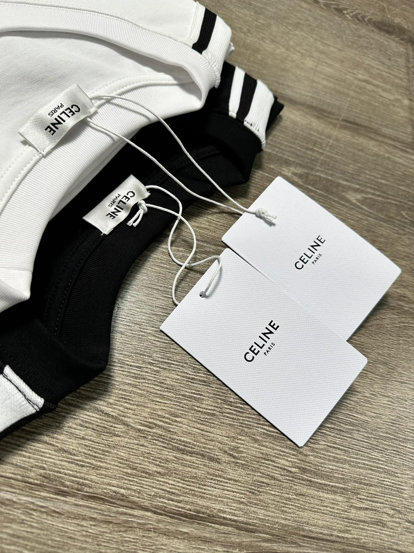🅿️200 CELINE short-sleeved T-shirt Craftsmanship: Embroidery Color: Black White Size: S~XL Fabric: combed tight cotton cover 280g, soft to the touch, meticulous workmanship. The same loose fit for men and women!