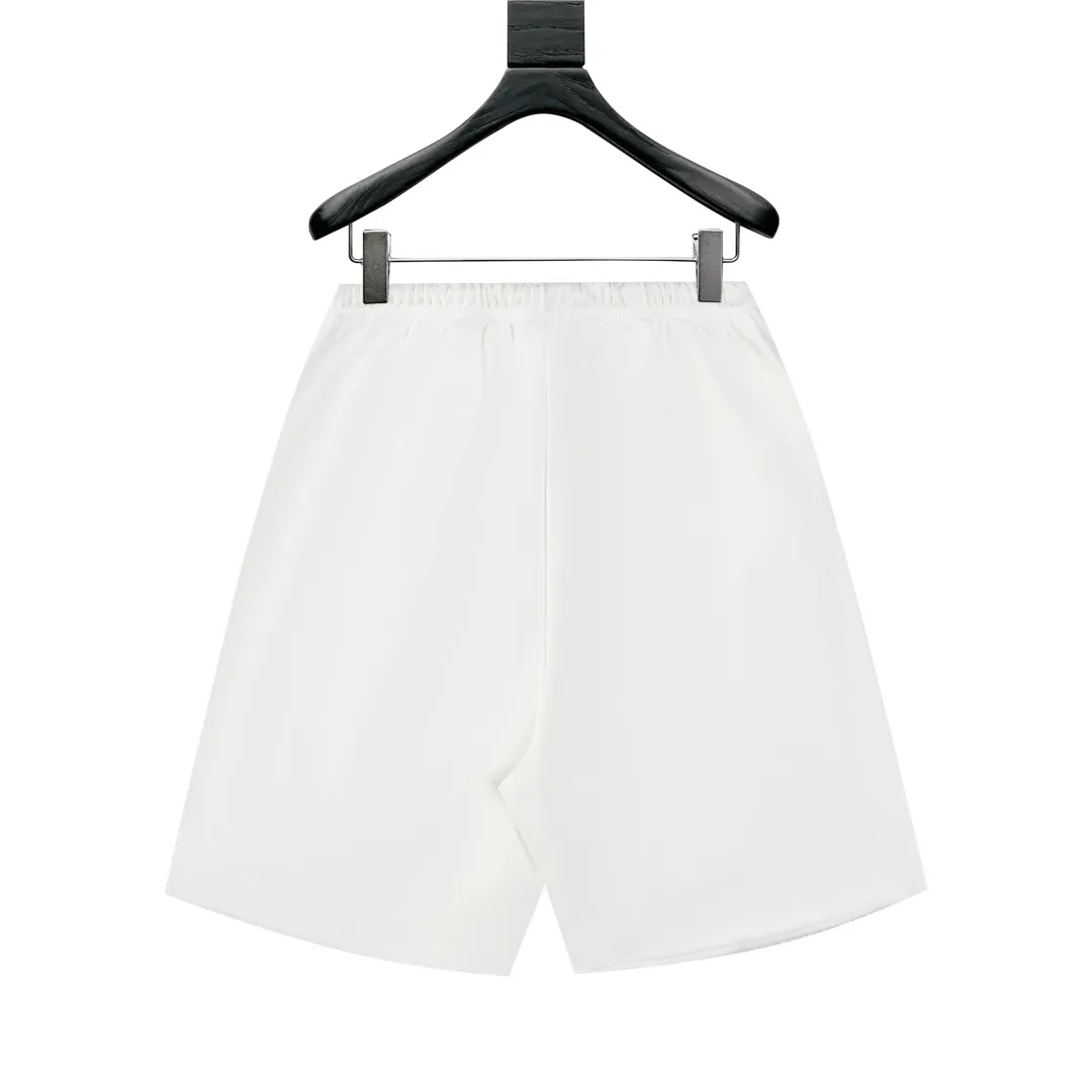 🅿️200 Celine 25SS counters are selling new printed shorts. Custom-woven and dyed 400g fabric. Logo-printed shorts. Versatile and low-key. Tight and three-dimensional. Customized logo hardware. Full details. Gray color is very versatile. Same style for men and women. Size: XS-L