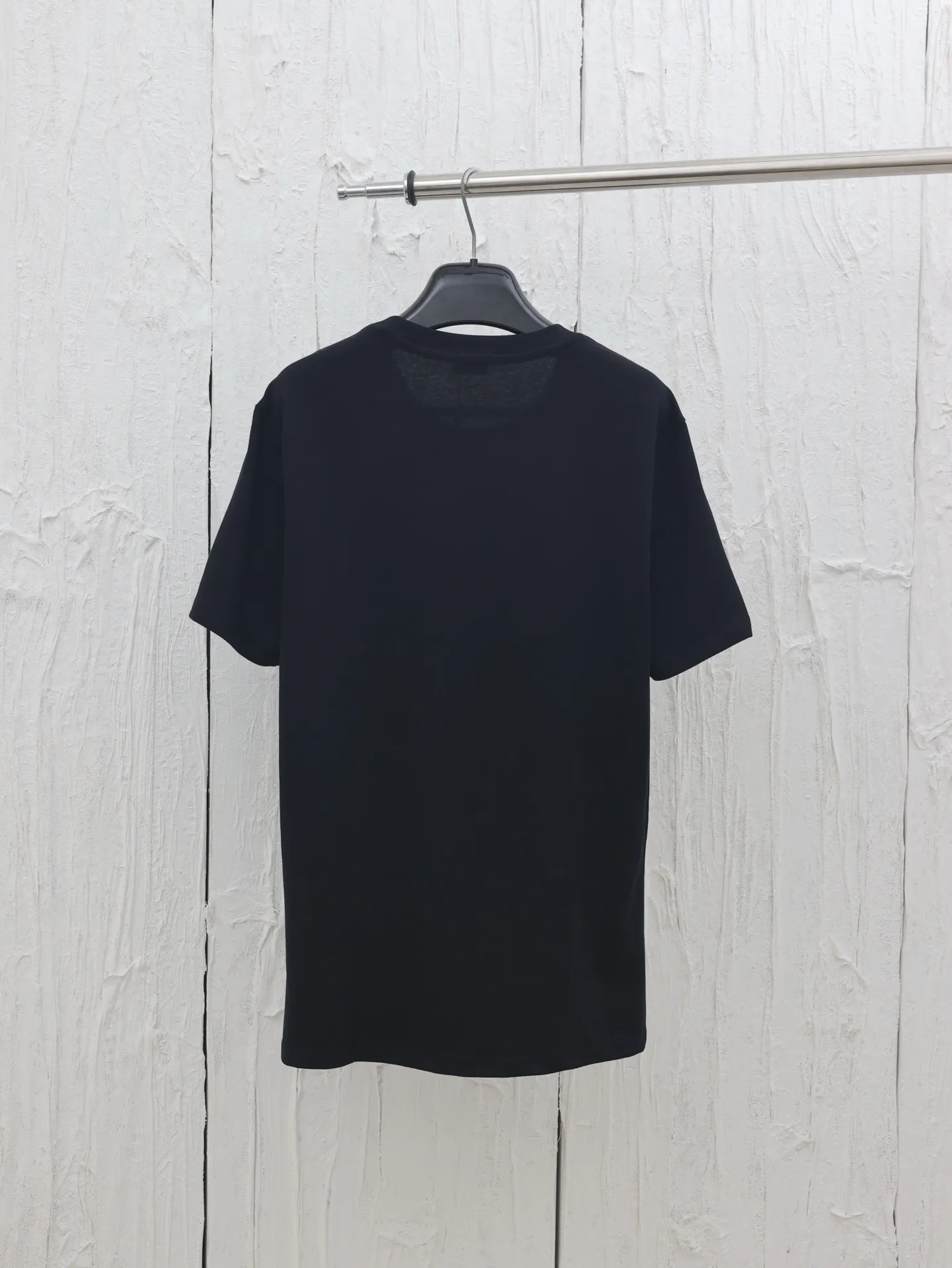 🅿️230 CELIN*/Celine 25SS spring and summer Arc de Triomphe embroidered short-sleeved fabric. The fabric is made of 40 double strands. It feels soft, comfortable and skin-friendly. Simple to the extreme, it is fashionable. The simplest classic white T-shirt is the most touching. The craftsmanship uses three-dimensional embroidery of the imported machine letters on the chest Logo. Exquisite workmanship and distinct layers. The fabrics have been washed and have a better hand texture. Not easy to deform, not easy to shrink, not easy to fade, and maintain long-term beauty. Size：S/M/L/XL