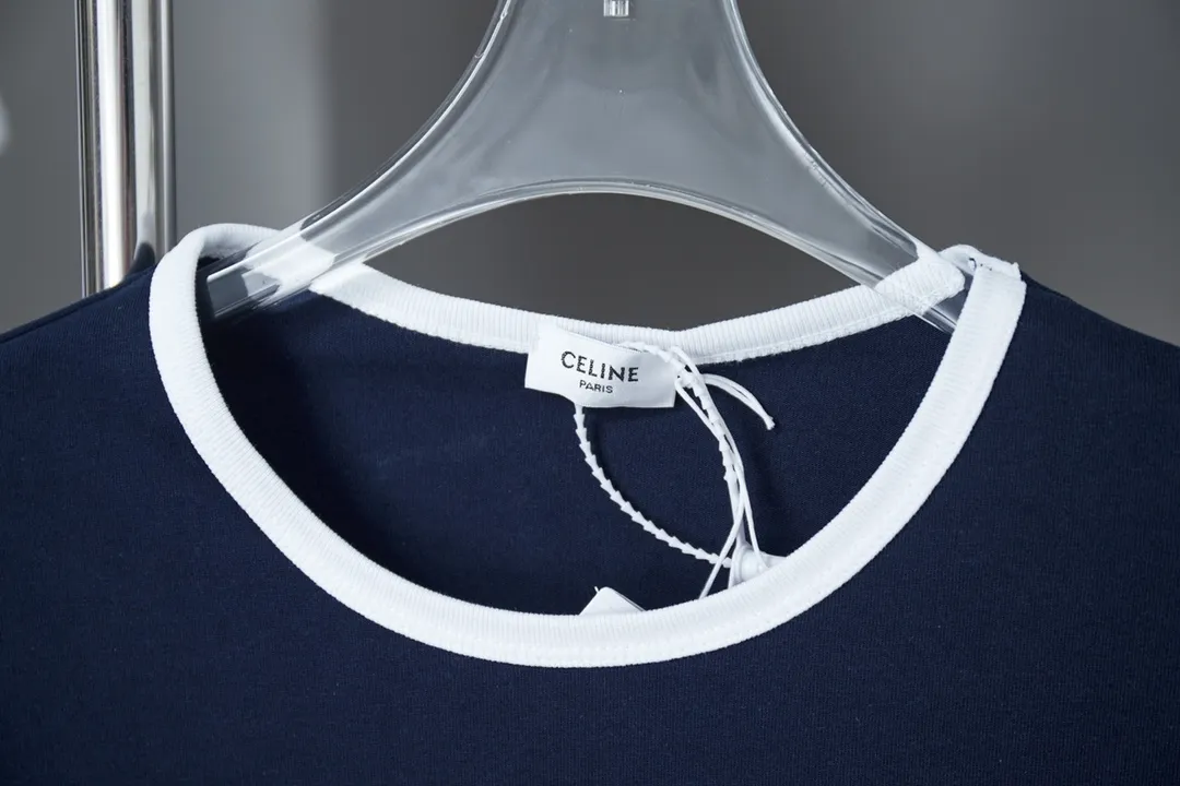 🅿️170 CELIN* 25SS early spring new style, letter printed short sleeves, light luxury, a must-have item for daily commuting for men and women, correct version, welcome to compare, detailed features · 320g 100% pure cotton double yarn jersey fabric · Special thickened 32 pieces of double yarn 1X1 thread in the same cylinder custom dyeing · Classic letter logo flocking printing on the front. Collar, cuffs contrasting threads · Double-needle sewing and cross-seam technology · Original main mark, washed tag, brand moisture-proof paper packaging Color: White Size: S/M/L/XL