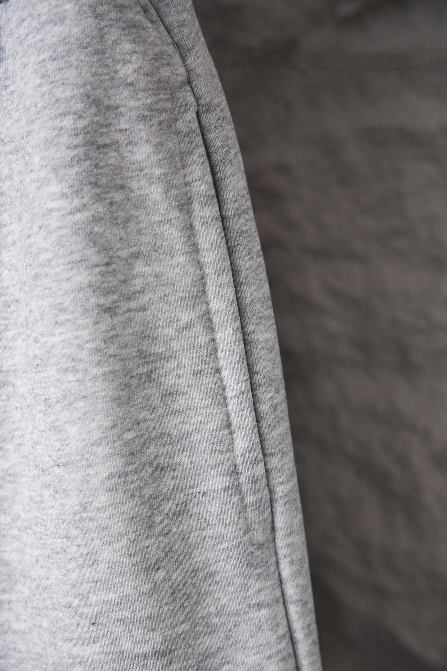 🅿️200 Style No.: M251 CELINE/Celine Webbing Letter Logo Sports Casual Pants, Street Artifact, OOTD Wear Magic, The Color is Very Positive, Very Eye-catching! Knitted cotton fabric supplied by customers. It is refreshing and breathable against the skin. It is a casual trouser for all seasons. It is also very breathable and dry in summer and will not get greasy when worn close to the body. The lining is moisture-wicking terry cotton. The overall design of the trousers is very clean. The white color of Klein blue does not need any decoration. The CE white letter embroidery logo on the pocket is gorgeous and Raven, highlighting the style of the main body. The elastic waistband + drawstring are matched with the design of the trouser leg cuffs. The whole thing is a FEEL for fashionistas! Simple, clean and trendy as hell! Size：S-XL