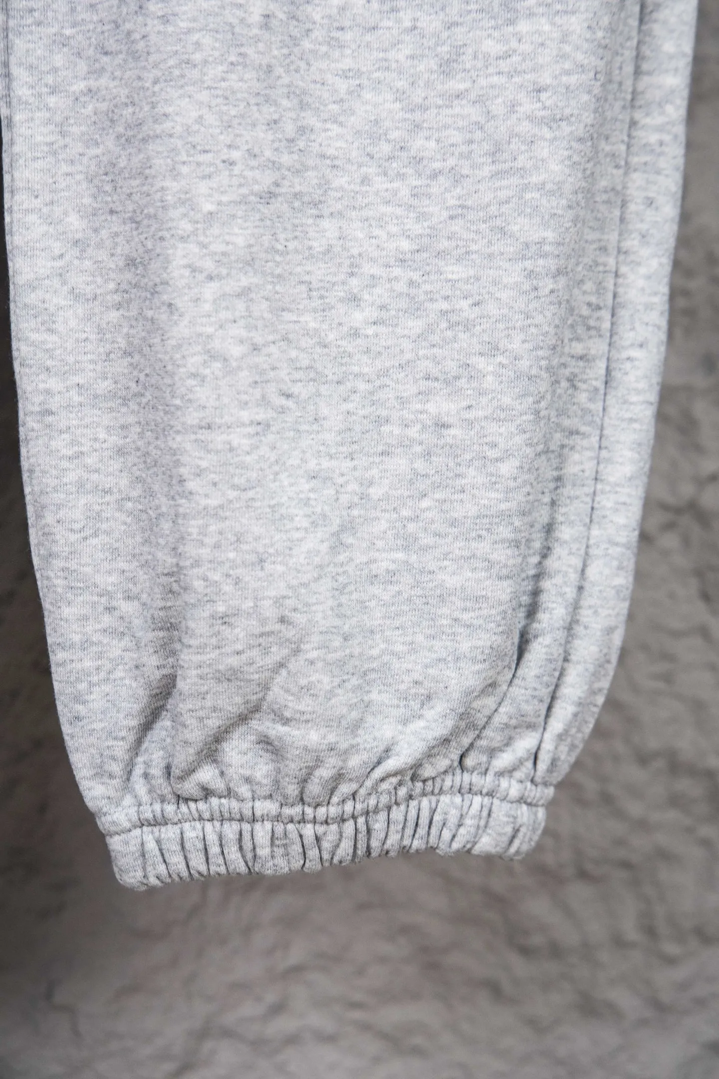 🅿️190 Style number: M259Celine/Celine 21ss classic letter embroidered casual sports sweatpants, classic iconic LOGO! No need for too much polish! Simple design, universal style! 380g pure cotton terry cloth! The thickness is moderate and suitable for spring, summer and autumn! Double side pockets and elasticated waistband with drawstring! Loose fit Size: S-XL