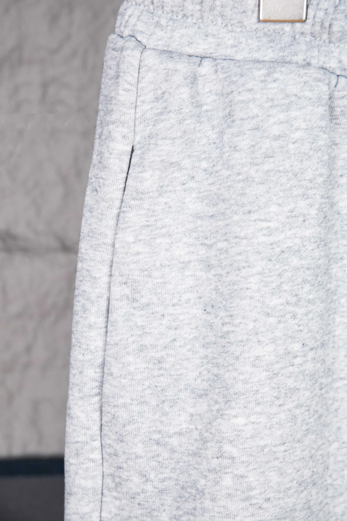 🅿️190 Style number: M259Celine/Celine 21ss classic letter embroidered casual sports sweatpants, classic iconic LOGO! No need for too much polish! Simple design, universal style! 380g pure cotton terry cloth! The thickness is moderate and suitable for spring, summer and autumn! Double side pockets and elasticated waistband with drawstring! Loose fit Size: S-XL