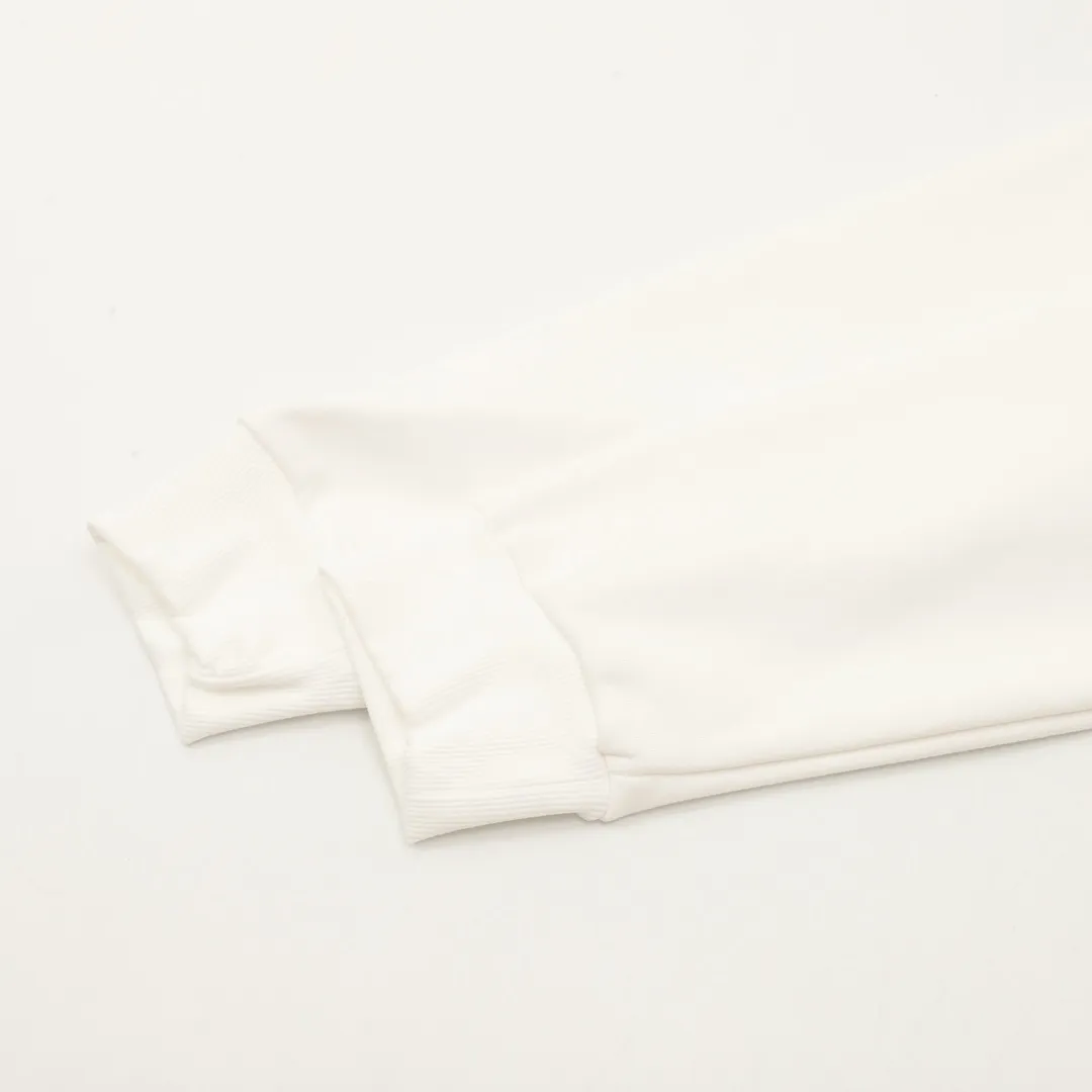🅿️500 Celine 25FW hollow letter round neck sweatshirt, 480g high-grade combed cotton fabric, counter collar label, purchasing grade white thick plate tag, original hanging grain, three-dimensional foam printing on the front and back, strong layering, same style for men and women, couple style, oversize version, loose size: S-XL