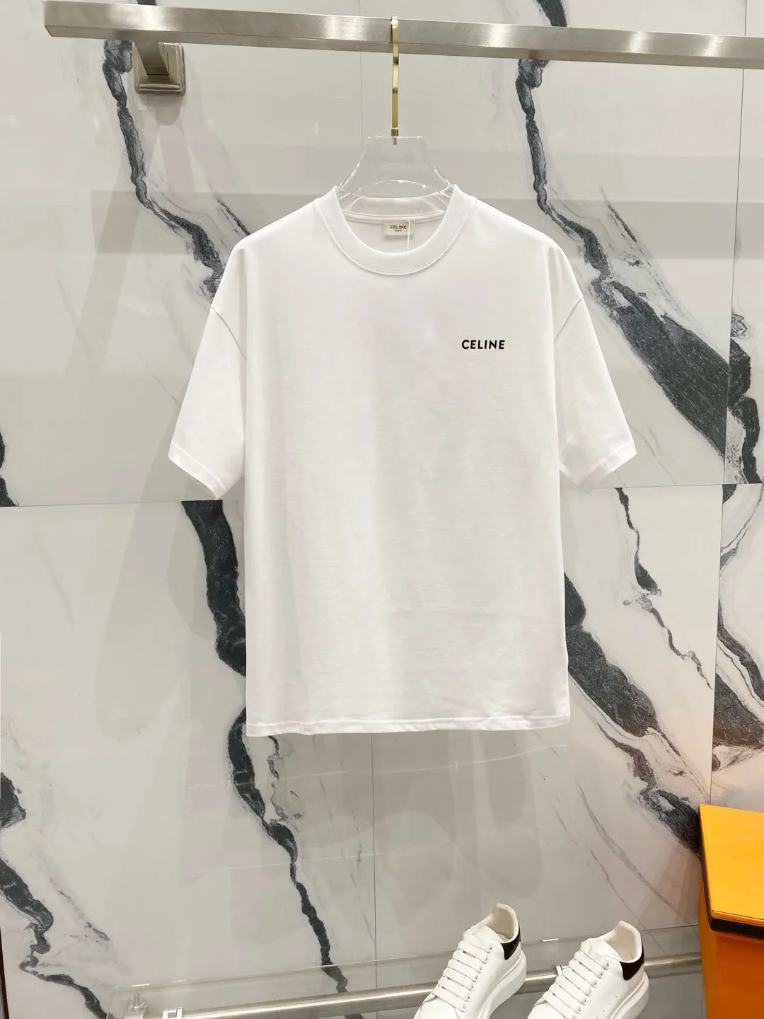 🅿️180 CELINE 260g round neck short-sleeved T-shirt, simple small letter LOGO printing logo, official synchronization, high version, high quality, fashionable personality, versatile trend, pure original quality, original fabric, tag, collar label, washed wheat, three labels complete, color: black, white. Size: XS-L