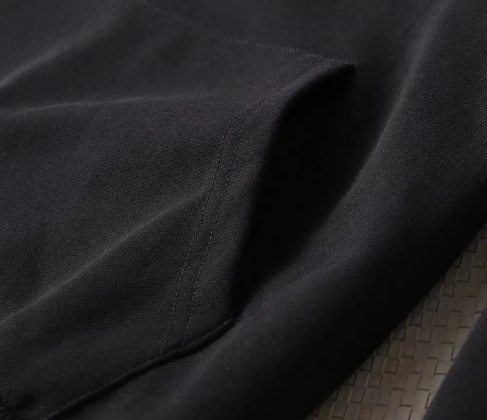 🅿️240 brand [CELINE Celine] (good news for fat people) 2025ss autumn latest long-sleeved round-neck sweatshirt, on sale simultaneously on the official website. Refreshing and breathable. Made of top Tencel Roman. Comfortable and soft. 3D three-dimensional clarity. Super fashion sense. Great for gifting and keeping for yourself. Size: M-5XL (can wear up to 220 pounds)